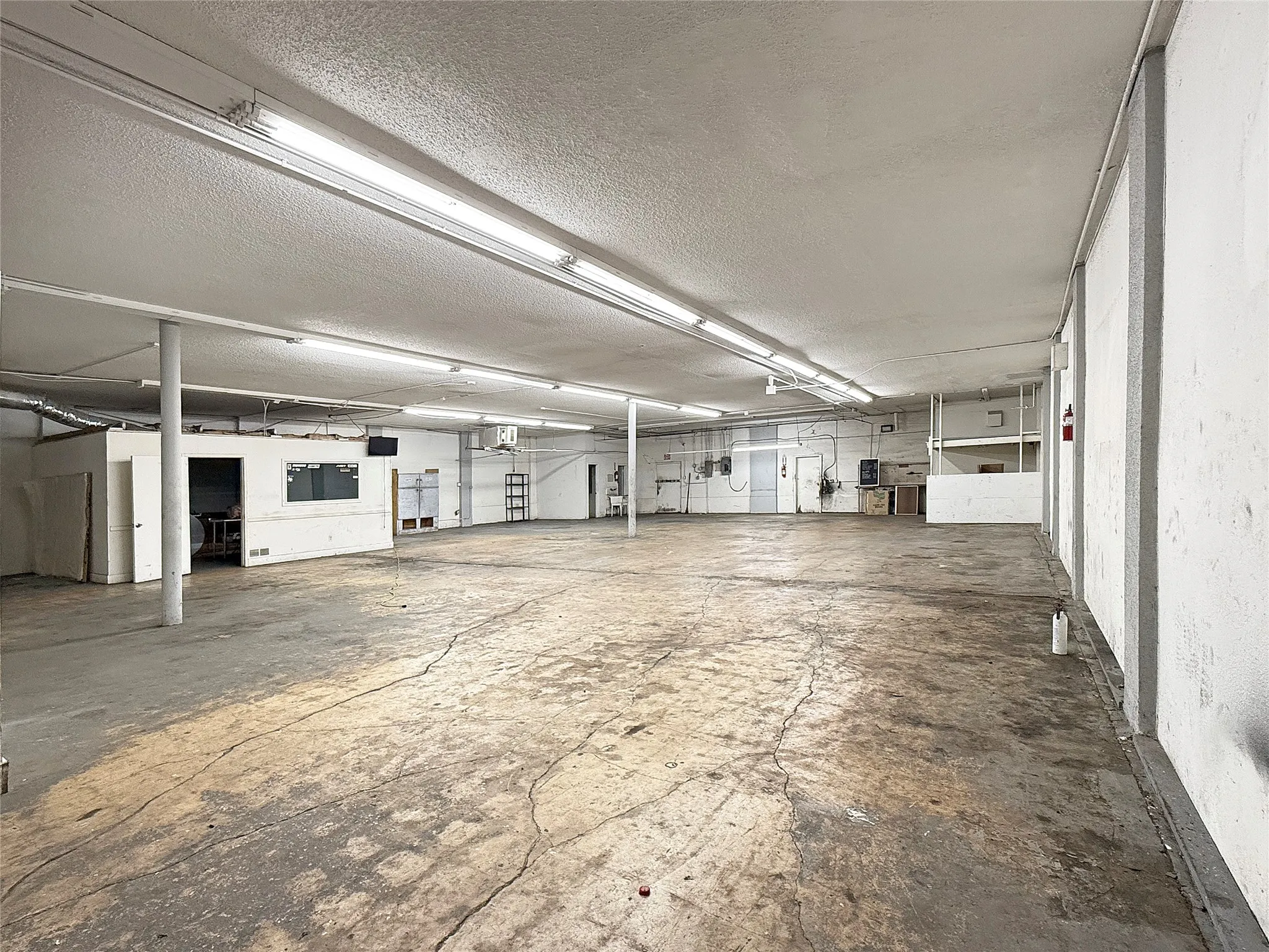 Warehouse For Rent in Tarrant County , 1403 Oak Knoll Drive, Haltom City, Texas 76117, 0, 0, Garage spaces, 0 Sqft, built in 1965, Preowned, mls#21161709, Real Estate Agent in Haltom City, Homes For Rent in Tarrant county, Homes For Rent in Haltom City, Realtor in Haltom City Texas, Real Estate Brokerage Independent Realty Texas, Luminita Cordes Realtor