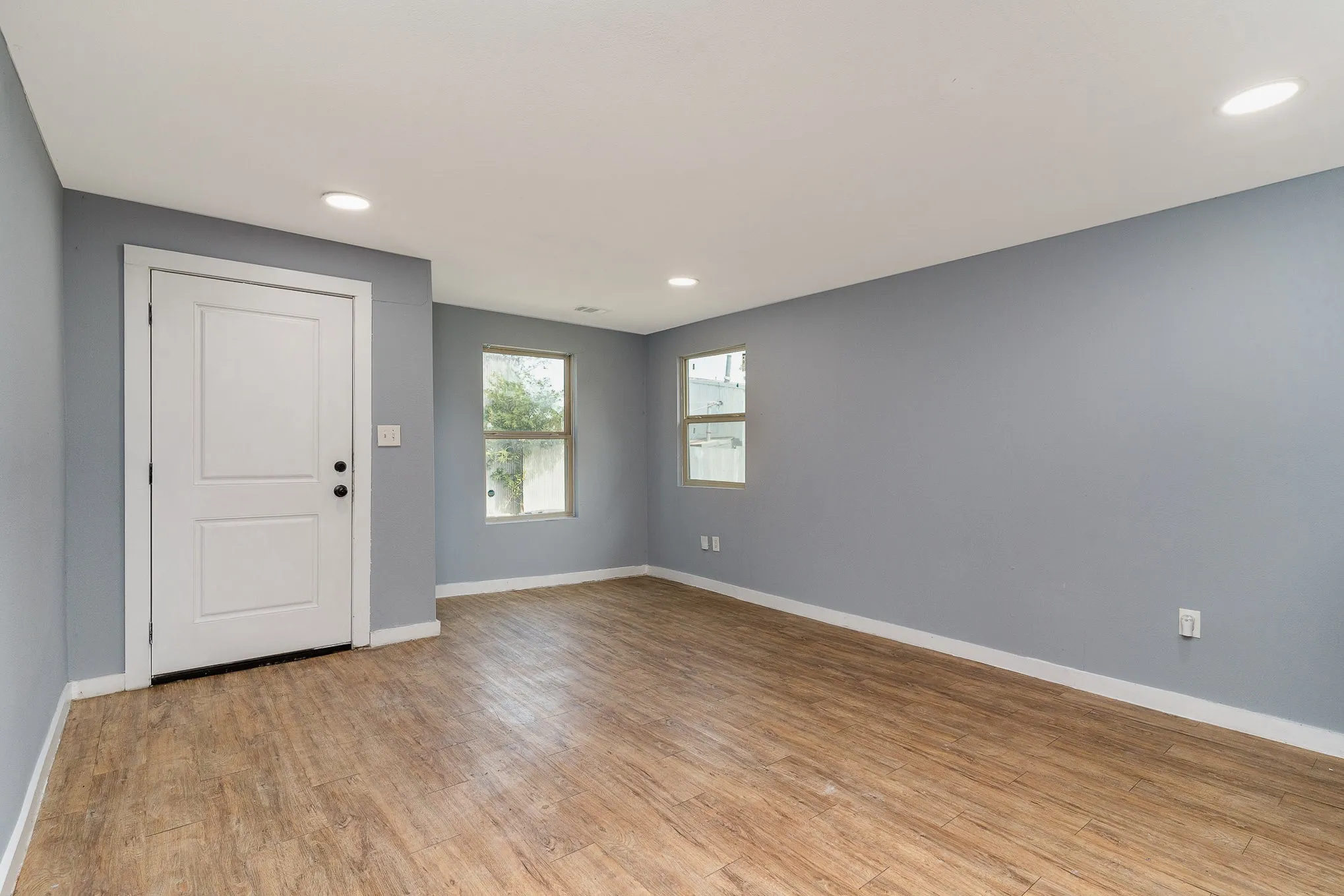 Single Family Residence For Rent in Dallas County , 4621 Owenwood Avenue, Dallas, Texas 75223, 4 Bedroom, 2 Bathroom, Garage spaces, 1,497 Sqft, built in 1940, mls#21161714, Real Estate Agent in Dallas, Homes For Rent in Dallas county, Homes For Rent in Dallas, Realtor in Dallas Texas, Real Estate Brokerage Independent Realty Texas, Luminita Cordes Realtor