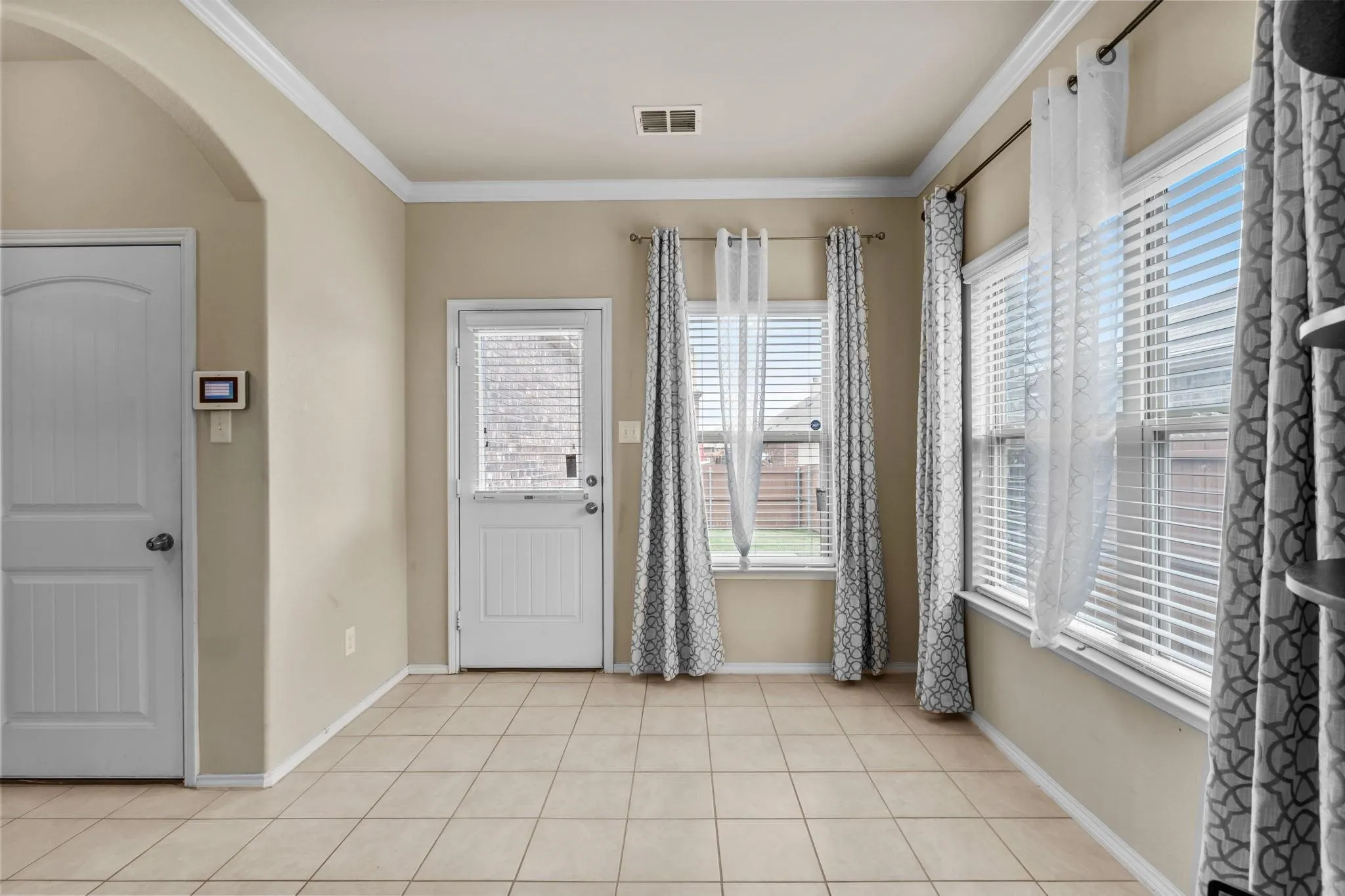 Single Family Residence For Sale in Kaufman County , 3006 Buckthorn Street, Heartland, Texas 75126, 4 Bedroom, 3 Bathroom, 2 Garage spaces, 2,204 Sqft, built in 2016, Price $285,000, mls#21161288, Real Estate Agent in Heartland, Homes For Sale in Kaufman county, Homes For Sale in Heartland, Realtor in Heartland Texas, Real Estate Brokerage Independent Realty Texas, Luminita Cordes Realtor