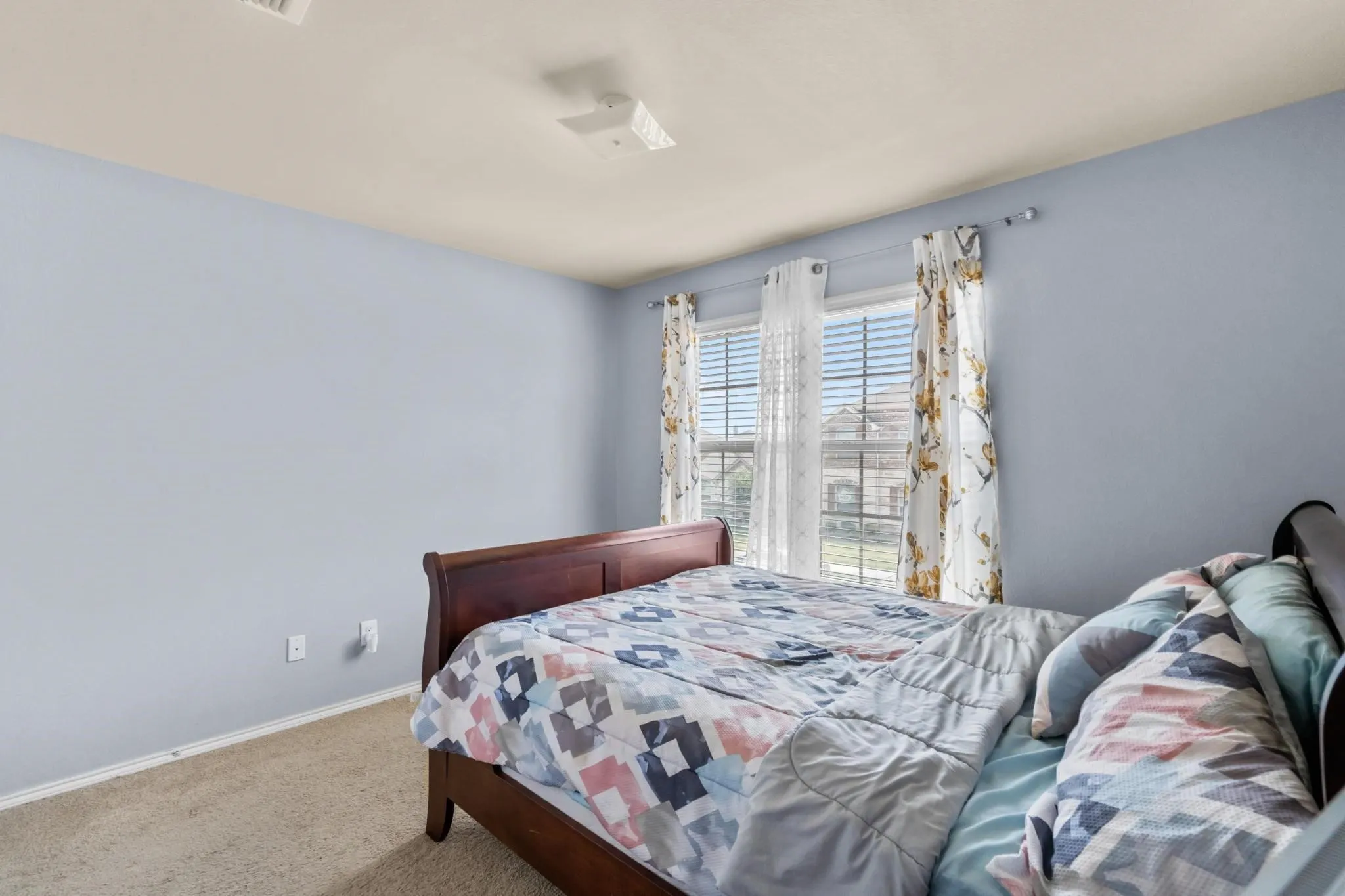 Single Family Residence For Sale in Kaufman County , 3006 Buckthorn Street, Heartland, Texas 75126, 4 Bedroom, 3 Bathroom, 2 Garage spaces, 2,204 Sqft, built in 2016, Price $285,000, mls#21161288, Real Estate Agent in Heartland, Homes For Sale in Kaufman county, Homes For Sale in Heartland, Realtor in Heartland Texas, Real Estate Brokerage Independent Realty Texas, Luminita Cordes Realtor