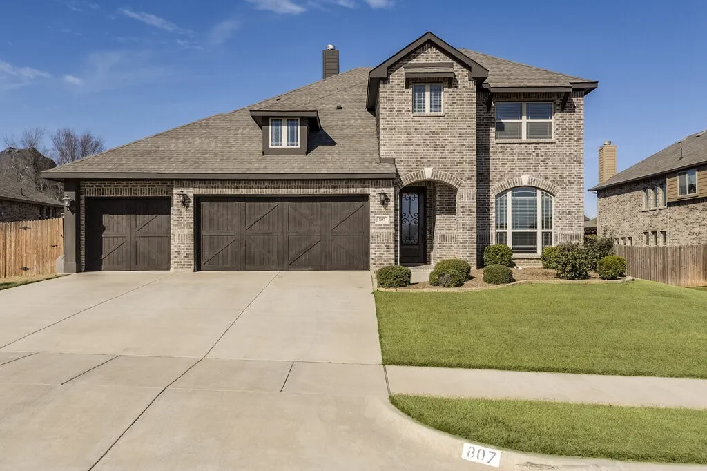 Single Family Residence For Sale in Tarrant County , 807 Imperial Way, Mansfield, Texas 76063, 6 Bedroom, 4 Bathroom, 3 Garage spaces, 3,245 Sqft, built in 2020, mls#21160557, Real Estate Agent in Mansfield, Homes For Sale in Tarrant county, Homes For Sale in Mansfield, Realtor in Mansfield Texas, Real Estate Brokerage Independent Realty Texas, Luminita Cordes Realtor