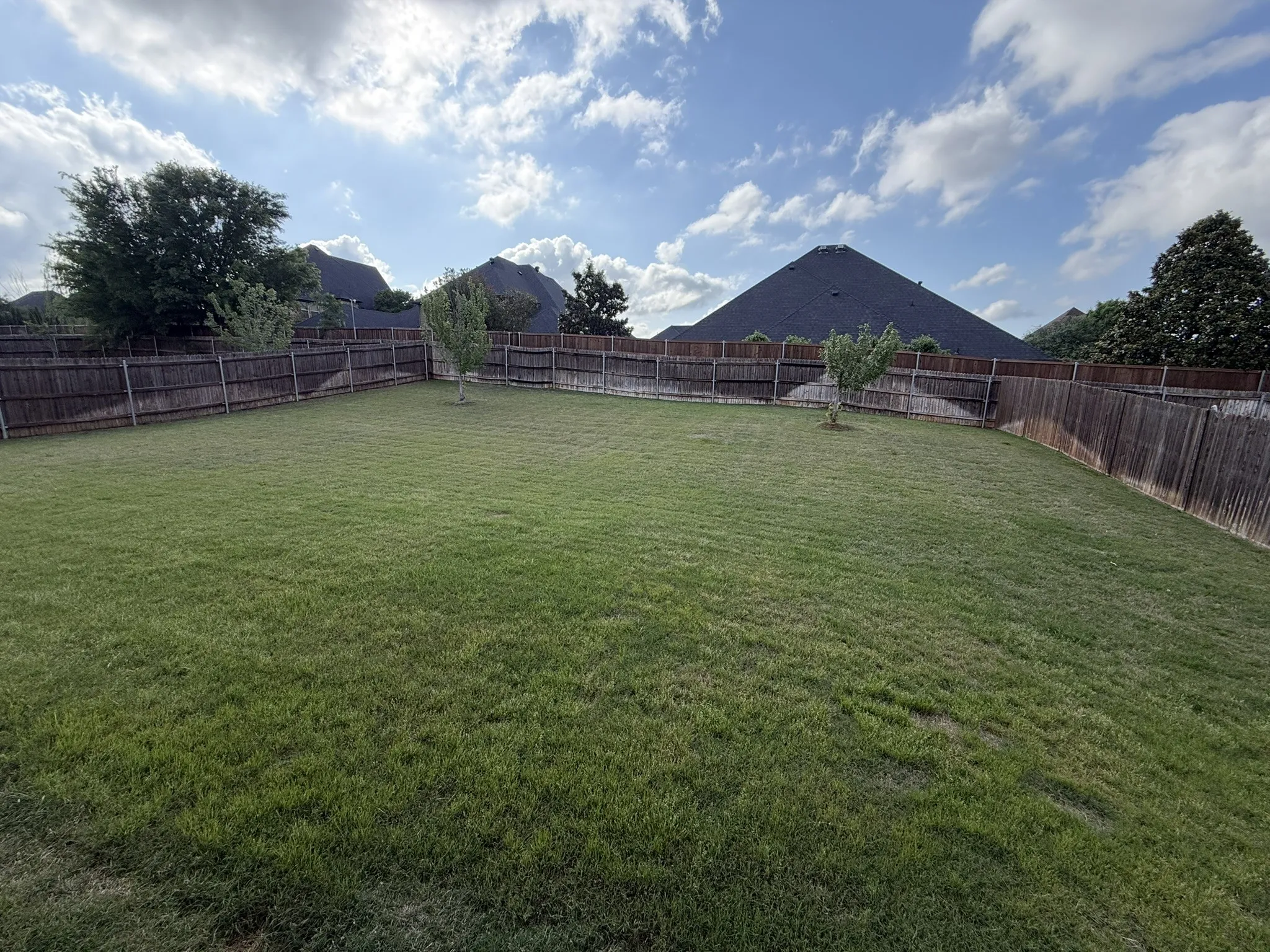 Single Family Residence For Sale in Tarrant County , 807 Imperial Way, Mansfield, Texas 76063, 6 Bedroom, 4 Bathroom, 3 Garage spaces, 3,245 Sqft, built in 2020, mls#21160557, Real Estate Agent in Mansfield, Homes For Sale in Tarrant county, Homes For Sale in Mansfield, Realtor in Mansfield Texas, Real Estate Brokerage Independent Realty Texas, Luminita Cordes Realtor