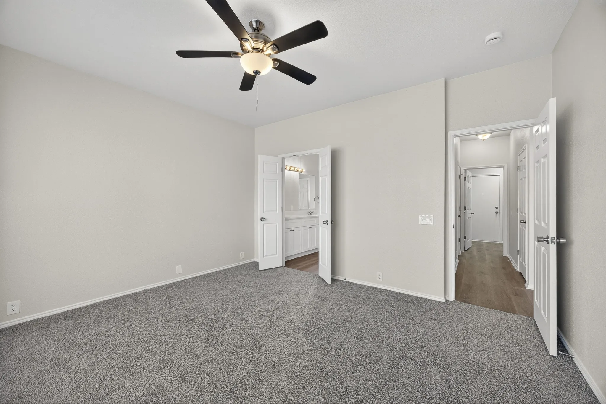 Single Family Residence For Sale in Collin County , 6116 Berkshire Road, Mc Kinney, Texas 75072, 4 Bedroom, 3 Bathroom, 2 Garage spaces, 2,403 Sqft, built in 2000, mls#21158097, Real Estate Agent in Mc Kinney, Homes For Sale in Collin county, Homes For Sale in Mc Kinney, Realtor in Mc Kinney Texas, Real Estate Brokerage Independent Realty Texas, Luminita Cordes Realtor