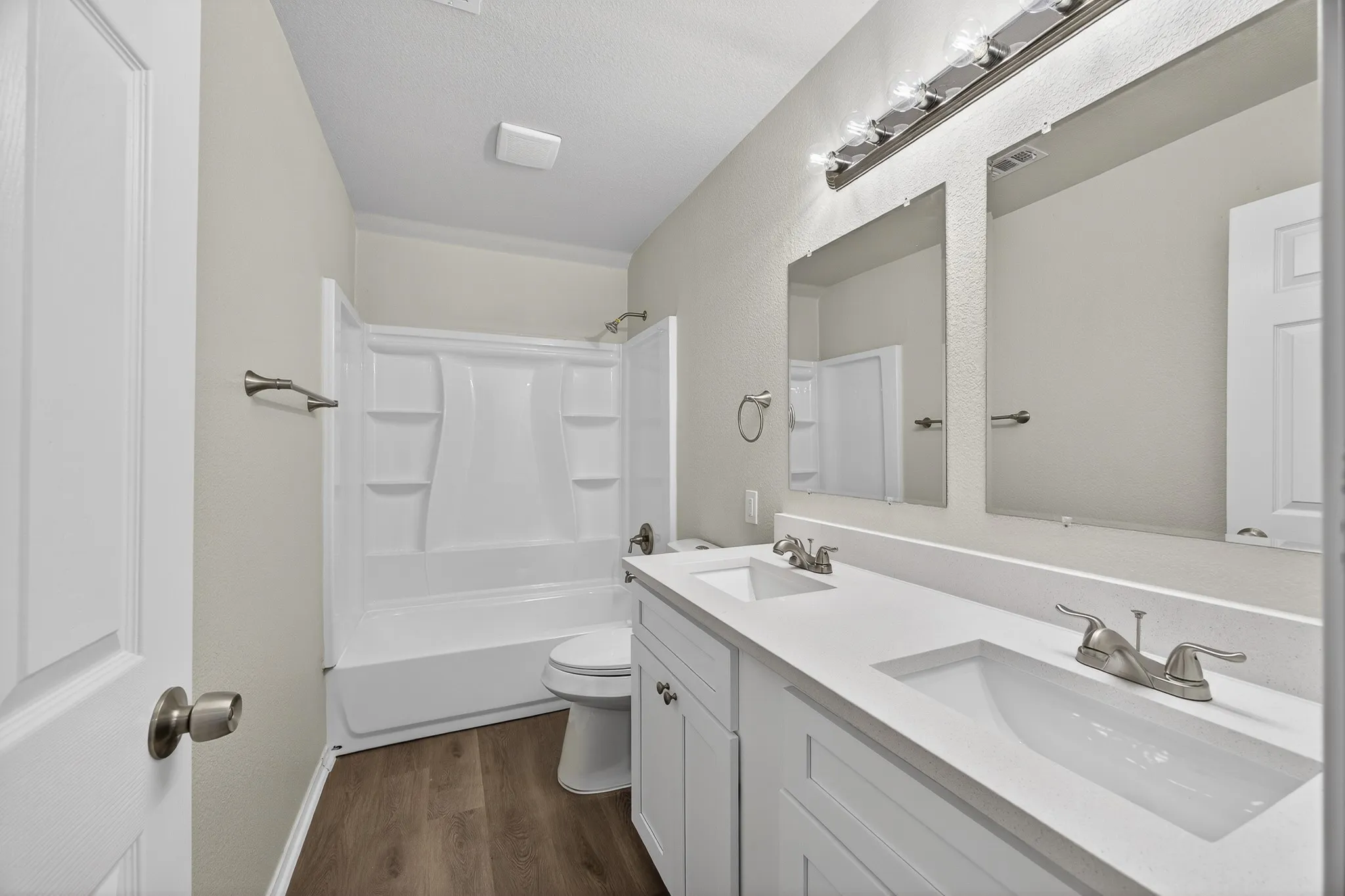 Single Family Residence For Sale in Collin County , 6116 Berkshire Road, Mc Kinney, Texas 75072, 4 Bedroom, 3 Bathroom, 2 Garage spaces, 2,403 Sqft, built in 2000, mls#21158097, Real Estate Agent in Mc Kinney, Homes For Sale in Collin county, Homes For Sale in Mc Kinney, Realtor in Mc Kinney Texas, Real Estate Brokerage Independent Realty Texas, Luminita Cordes Realtor