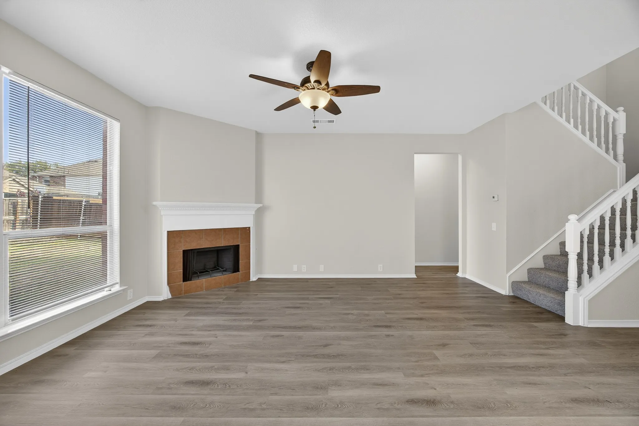 Single Family Residence For Sale in Collin County , 6116 Berkshire Road, Mc Kinney, Texas 75072, 4 Bedroom, 3 Bathroom, 2 Garage spaces, 2,403 Sqft, built in 2000, mls#21158097, Real Estate Agent in Mc Kinney, Homes For Sale in Collin county, Homes For Sale in Mc Kinney, Realtor in Mc Kinney Texas, Real Estate Brokerage Independent Realty Texas, Luminita Cordes Realtor
