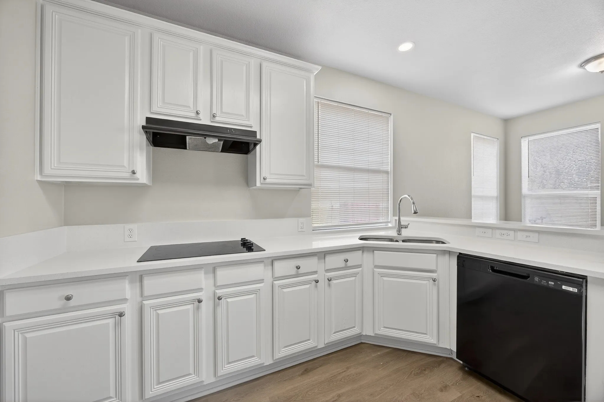 Single Family Residence For Sale in Collin County , 6116 Berkshire Road, Mc Kinney, Texas 75072, 4 Bedroom, 3 Bathroom, 2 Garage spaces, 2,403 Sqft, built in 2000, mls#21158097, Real Estate Agent in Mc Kinney, Homes For Sale in Collin county, Homes For Sale in Mc Kinney, Realtor in Mc Kinney Texas, Real Estate Brokerage Independent Realty Texas, Luminita Cordes Realtor