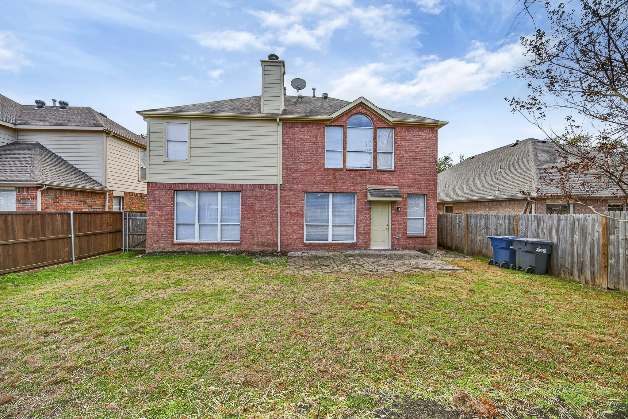 Single Family Residence For Sale in Collin County , 6116 Berkshire Road, Mc Kinney, Texas 75072, 4 Bedroom, 3 Bathroom, 2 Garage spaces, 2,403 Sqft, built in 2000, mls#21158097, Real Estate Agent in Mc Kinney, Homes For Sale in Collin county, Homes For Sale in Mc Kinney, Realtor in Mc Kinney Texas, Real Estate Brokerage Independent Realty Texas, Luminita Cordes Realtor
