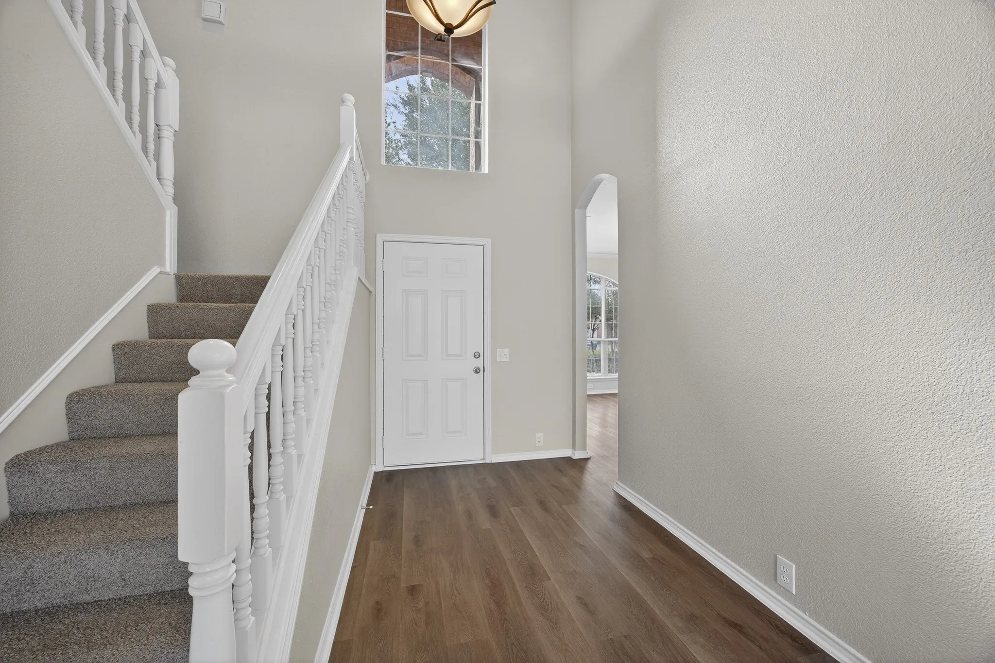 Single Family Residence For Sale in Collin County , 6116 Berkshire Road, Mc Kinney, Texas 75072, 4 Bedroom, 3 Bathroom, 2 Garage spaces, 2,403 Sqft, built in 2000, mls#21158097, Real Estate Agent in Mc Kinney, Homes For Sale in Collin county, Homes For Sale in Mc Kinney, Realtor in Mc Kinney Texas, Real Estate Brokerage Independent Realty Texas, Luminita Cordes Realtor