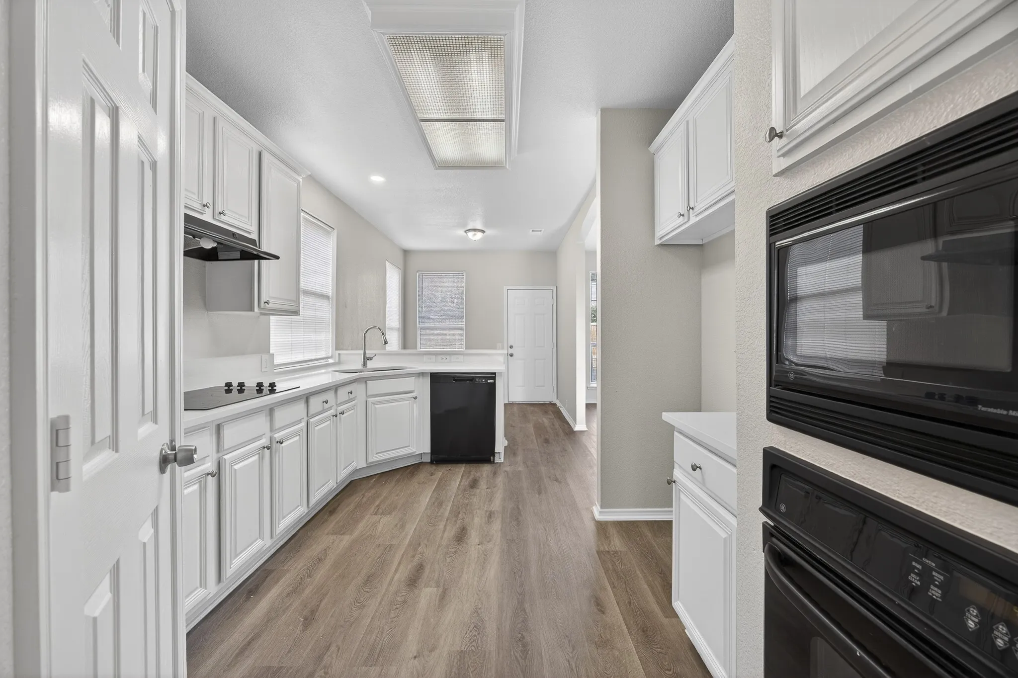 Single Family Residence For Sale in Collin County , 6116 Berkshire Road, Mc Kinney, Texas 75072, 4 Bedroom, 3 Bathroom, 2 Garage spaces, 2,403 Sqft, built in 2000, mls#21158097, Real Estate Agent in Mc Kinney, Homes For Sale in Collin county, Homes For Sale in Mc Kinney, Realtor in Mc Kinney Texas, Real Estate Brokerage Independent Realty Texas, Luminita Cordes Realtor