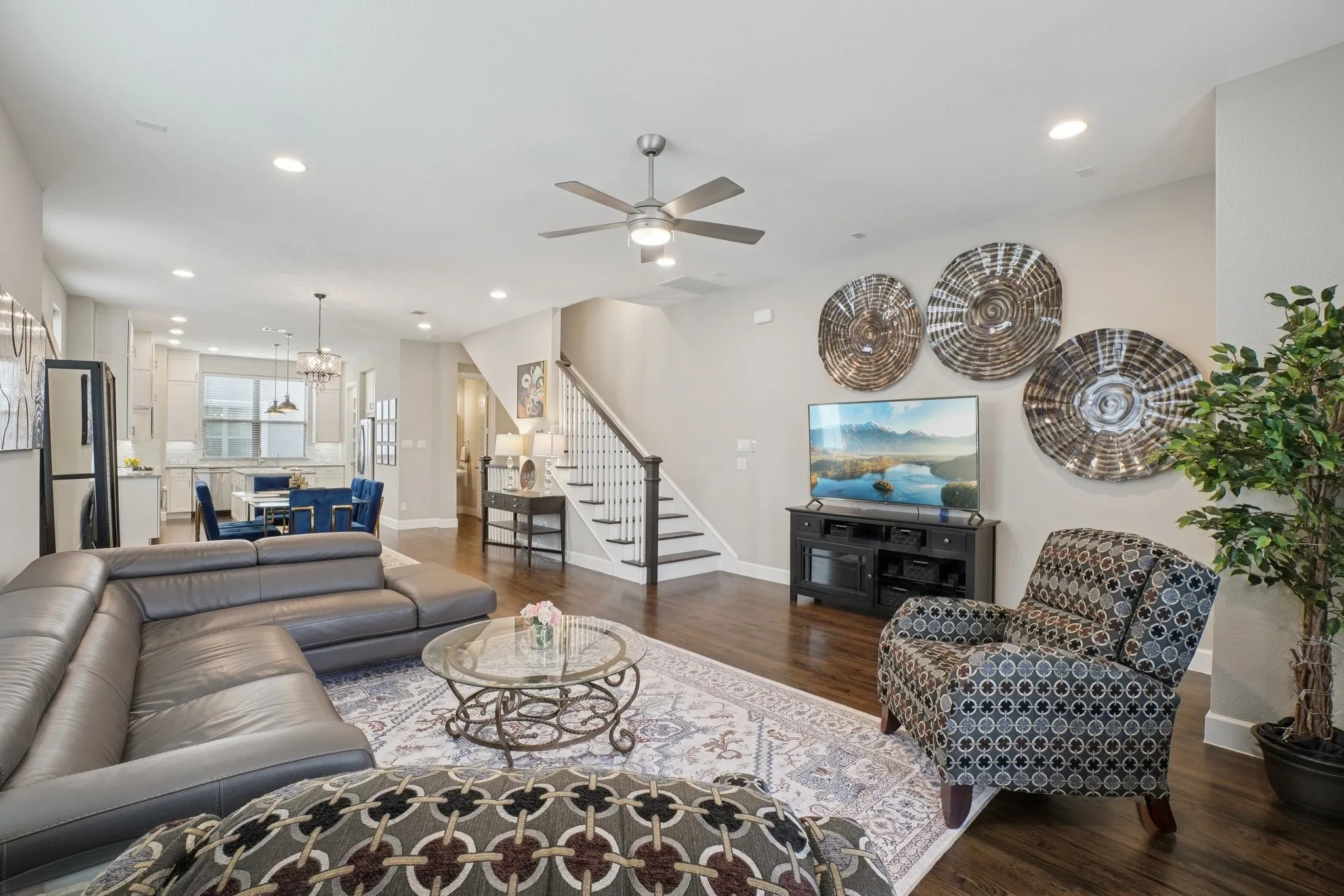 Townhouse For Sale in Dallas County , 4200 Boyer Place, Dallas, Texas 75219, 3 Bedrooms, 4 Bathrooms, 2 Garage spaces, 2,279 Sqft, built in 2017, Preowned, Price $725,000, mls#21161736, Real Estate Agent in Dallas, Homes For Sale in Dallas county, Homes For Sale in Dallas, Realtor in Dallas Texas, Real Estate Brokerage Independent Realty Texas, Luminita Cordes Realtor