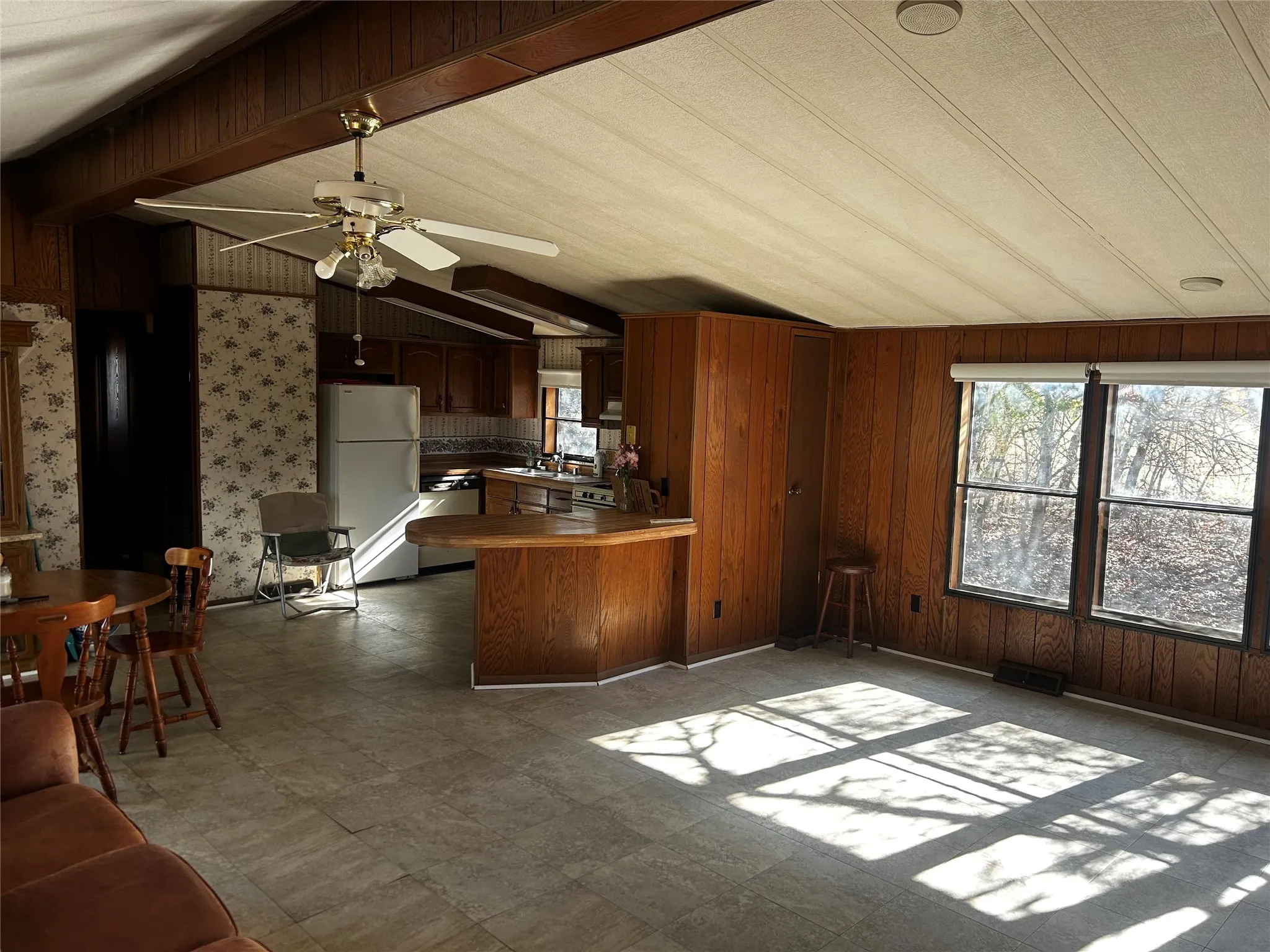 Unimproved Land For Sale in Montague County , 194 Lakeview Court, Sunset, Texas 76270, 0, 0, Garage spaces, 0 Sqft, built in 0, mls#21161860, Real Estate Agent in Sunset, Homes For Sale in Montague county, Homes For Sale in Sunset, Realtor in Sunset Texas, Real Estate Brokerage Independent Realty Texas, Luminita Cordes Realtor