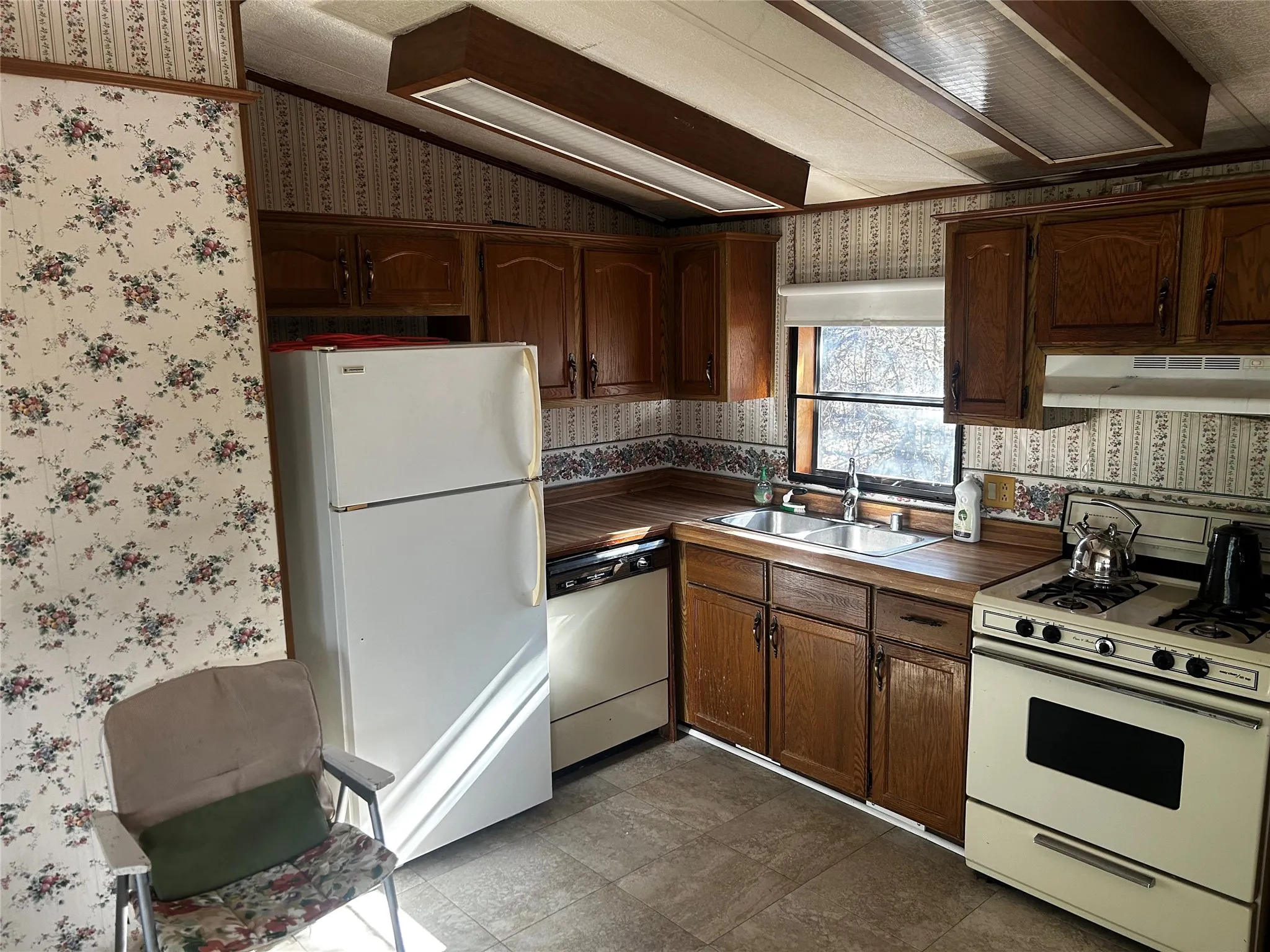 Unimproved Land For Sale in Montague County , 194 Lakeview Court, Sunset, Texas 76270, 0, 0, Garage spaces, 0 Sqft, built in 0, mls#21161860, Real Estate Agent in Sunset, Homes For Sale in Montague county, Homes For Sale in Sunset, Realtor in Sunset Texas, Real Estate Brokerage Independent Realty Texas, Luminita Cordes Realtor