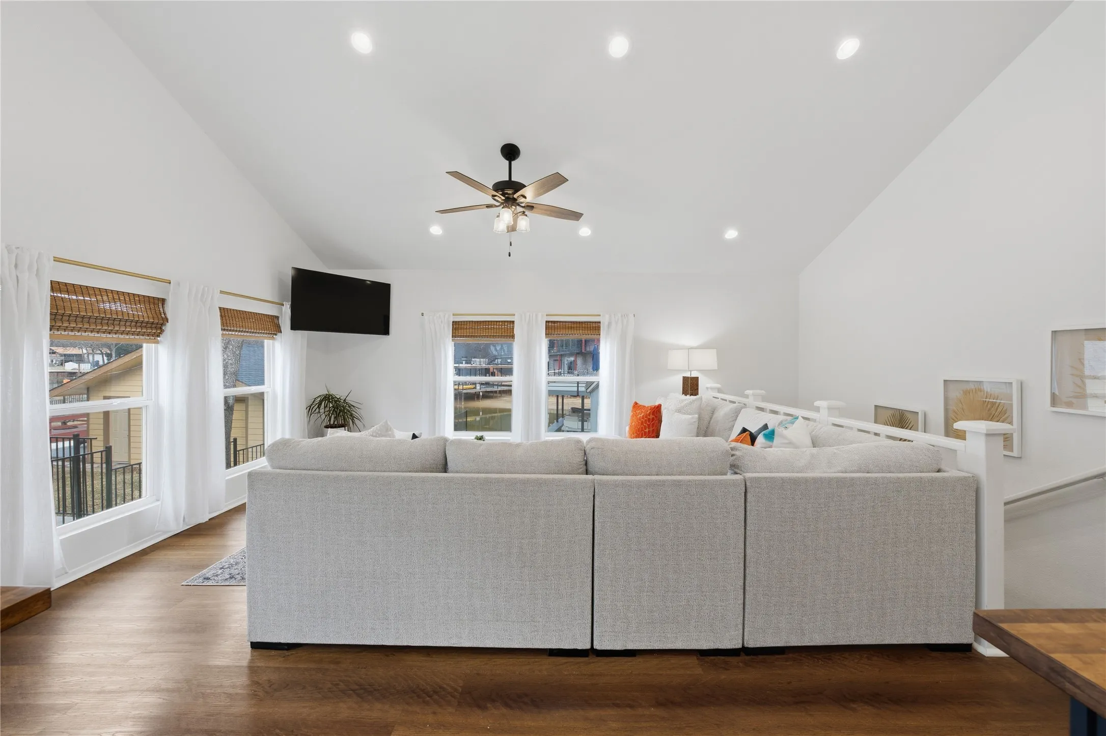 Single Family Residence For Sale in Henderson County , 126 Maples Trail, Mabank, Texas 75156, 4 Bedroom, 4 Bathroom, Garage spaces, 2,096 Sqft, built in 1967, Preowned, mls#21160358, Real Estate Agent in Mabank, Homes For Sale in Henderson county, Homes For Sale in Mabank, Realtor in Mabank Texas, Real Estate Brokerage Independent Realty Texas, Luminita Cordes Realtor