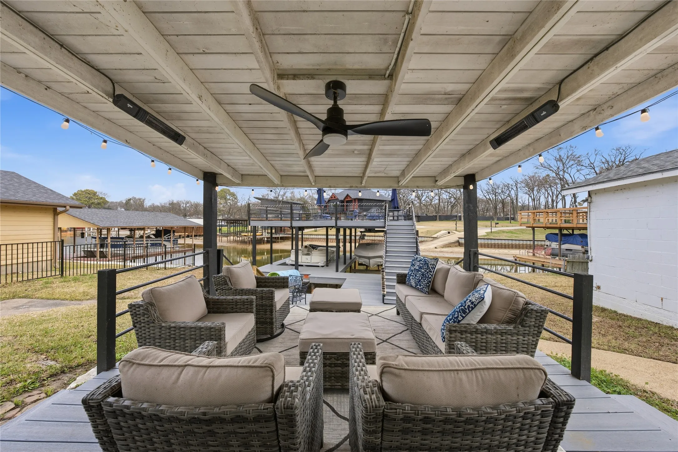 Single Family Residence For Sale in Henderson County , 126 Maples Trail, Mabank, Texas 75156, 4 Bedroom, 4 Bathroom, Garage spaces, 2,096 Sqft, built in 1967, Preowned, mls#21160358, Real Estate Agent in Mabank, Homes For Sale in Henderson county, Homes For Sale in Mabank, Realtor in Mabank Texas, Real Estate Brokerage Independent Realty Texas, Luminita Cordes Realtor