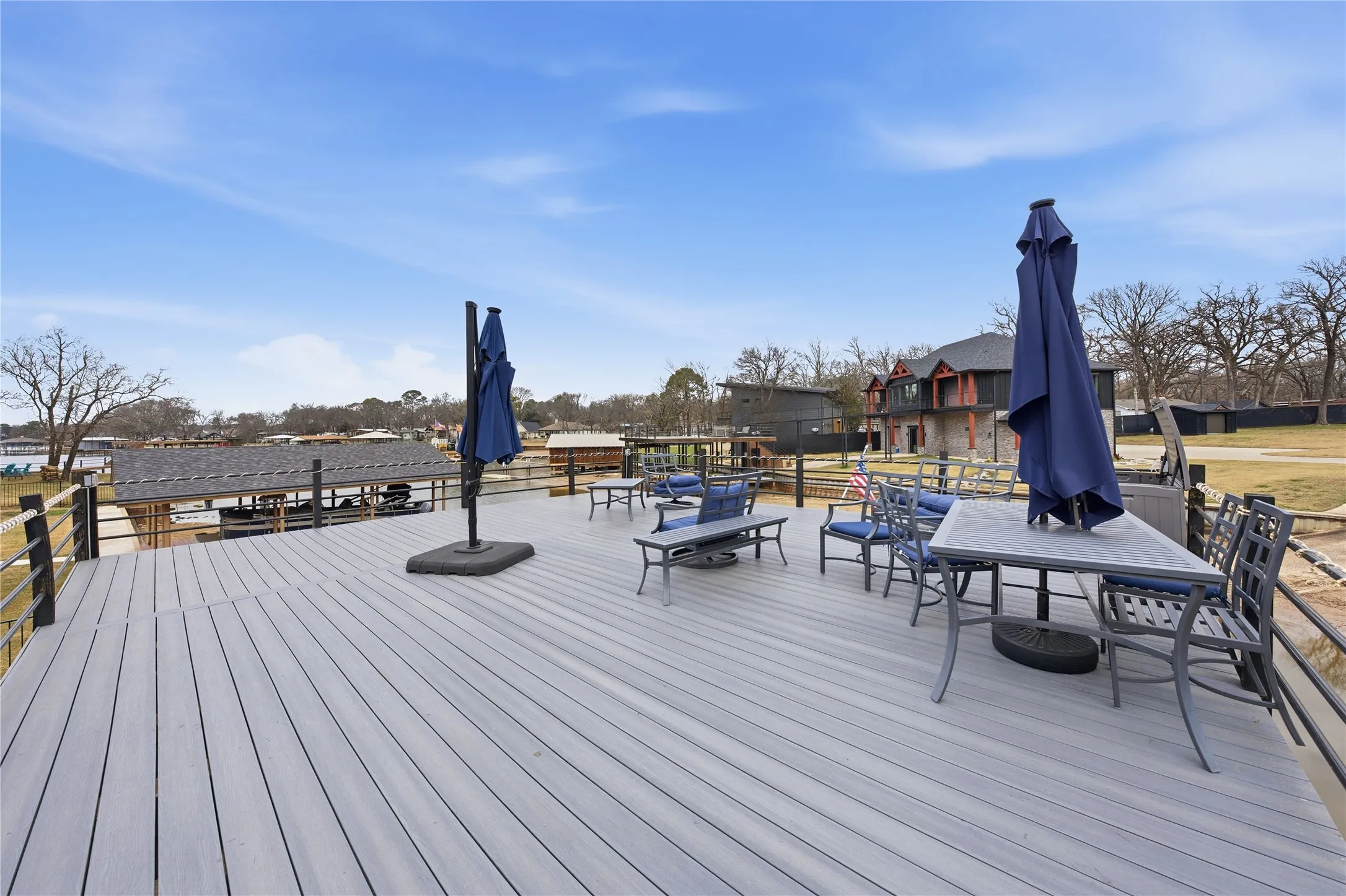 Single Family Residence For Sale in Henderson County , 126 Maples Trail, Mabank, Texas 75156, 4 Bedroom, 4 Bathroom, Garage spaces, 2,096 Sqft, built in 1967, Preowned, mls#21160358, Real Estate Agent in Mabank, Homes For Sale in Henderson county, Homes For Sale in Mabank, Realtor in Mabank Texas, Real Estate Brokerage Independent Realty Texas, Luminita Cordes Realtor