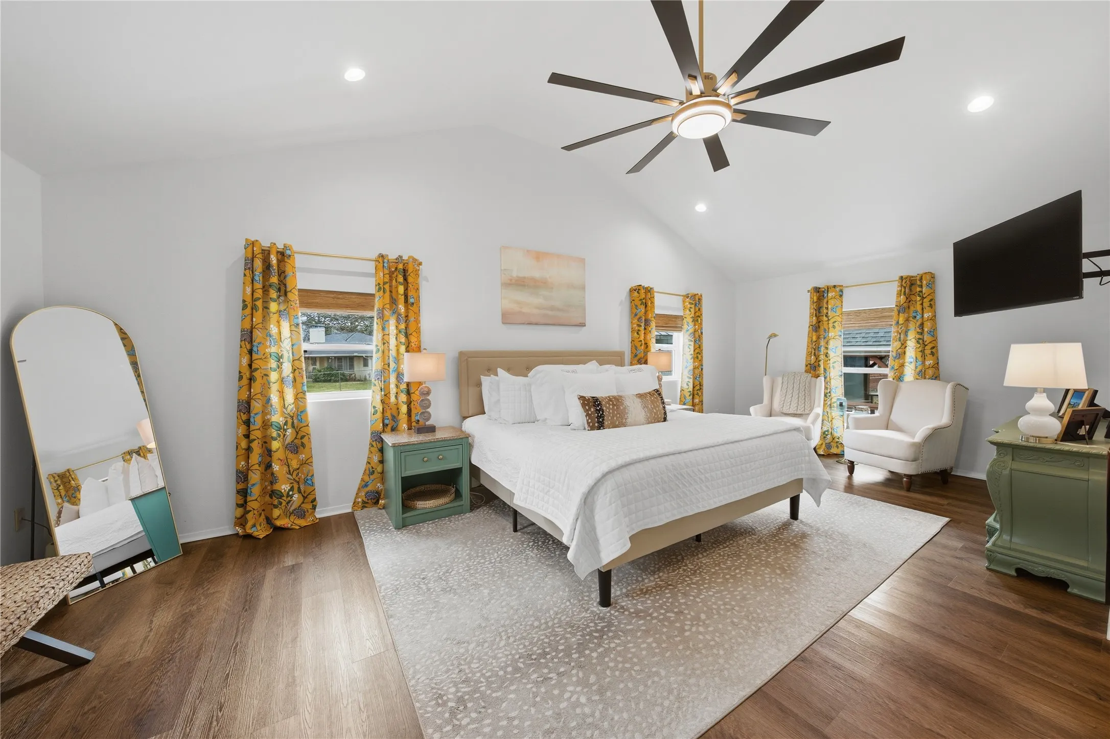 Single Family Residence For Sale in Henderson County , 126 Maples Trail, Mabank, Texas 75156, 4 Bedroom, 4 Bathroom, Garage spaces, 2,096 Sqft, built in 1967, Preowned, mls#21160358, Real Estate Agent in Mabank, Homes For Sale in Henderson county, Homes For Sale in Mabank, Realtor in Mabank Texas, Real Estate Brokerage Independent Realty Texas, Luminita Cordes Realtor