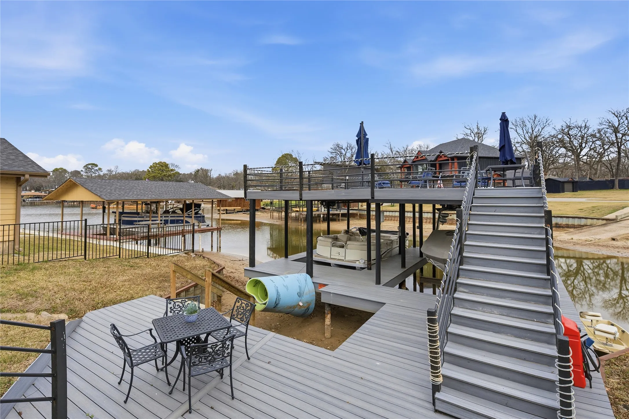 Single Family Residence For Sale in Henderson County , 126 Maples Trail, Mabank, Texas 75156, 4 Bedroom, 4 Bathroom, Garage spaces, 2,096 Sqft, built in 1967, Preowned, mls#21160358, Real Estate Agent in Mabank, Homes For Sale in Henderson county, Homes For Sale in Mabank, Realtor in Mabank Texas, Real Estate Brokerage Independent Realty Texas, Luminita Cordes Realtor