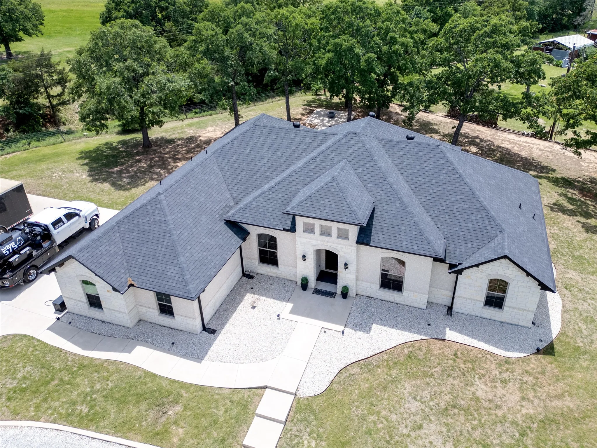Single Family Residence For Sale in Cooke County , 11776 E US Highway 82, Whitesboro, Texas 76273, 3 Bedroom, 3 Bathroom, 2 Garage spaces, 2,476 Sqft, built in 2021, Preowned, mls#21157110, Real Estate Agent in Whitesboro, Homes For Sale in Cooke county, Homes For Sale in Whitesboro, Realtor in Whitesboro Texas, Real Estate Brokerage Independent Realty Texas, Luminita Cordes Realtor