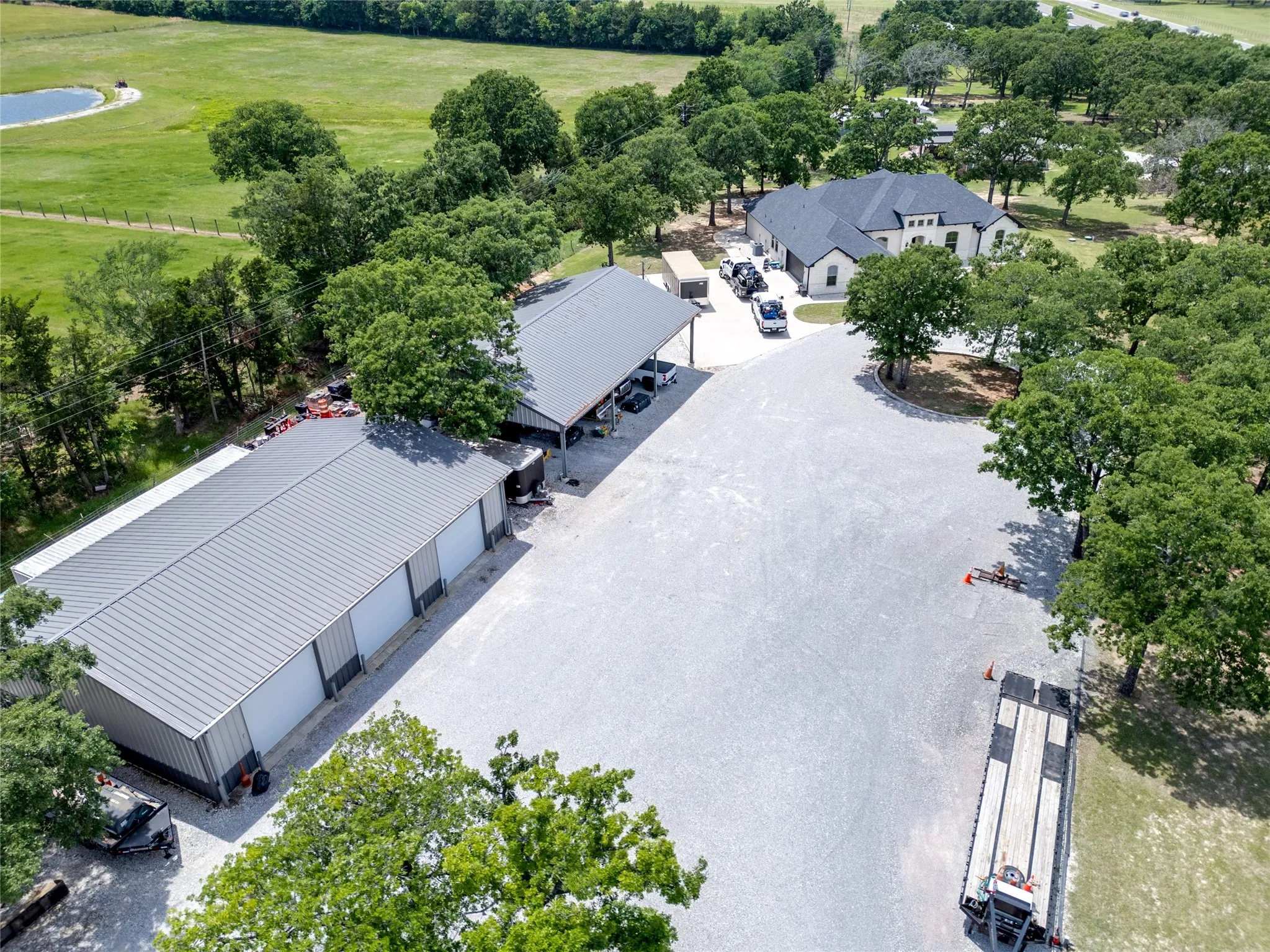 Single Family Residence For Sale in Cooke County , 11776 E US Highway 82, Whitesboro, Texas 76273, 3 Bedroom, 3 Bathroom, 2 Garage spaces, 2,476 Sqft, built in 2021, Preowned, mls#21157110, Real Estate Agent in Whitesboro, Homes For Sale in Cooke county, Homes For Sale in Whitesboro, Realtor in Whitesboro Texas, Real Estate Brokerage Independent Realty Texas, Luminita Cordes Realtor