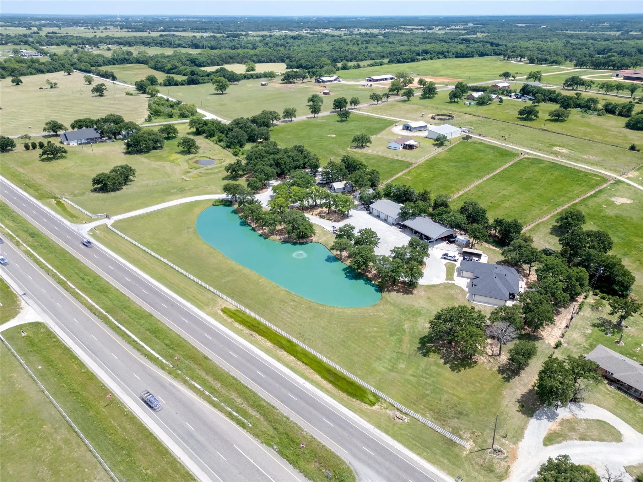 Single Family Residence For Sale in Cooke County , 11776 E US Highway 82, Whitesboro, Texas 76273, 3 Bedroom, 3 Bathroom, 2 Garage spaces, 2,476 Sqft, built in 2021, Preowned, mls#21157110, Real Estate Agent in Whitesboro, Homes For Sale in Cooke county, Homes For Sale in Whitesboro, Realtor in Whitesboro Texas, Real Estate Brokerage Independent Realty Texas, Luminita Cordes Realtor