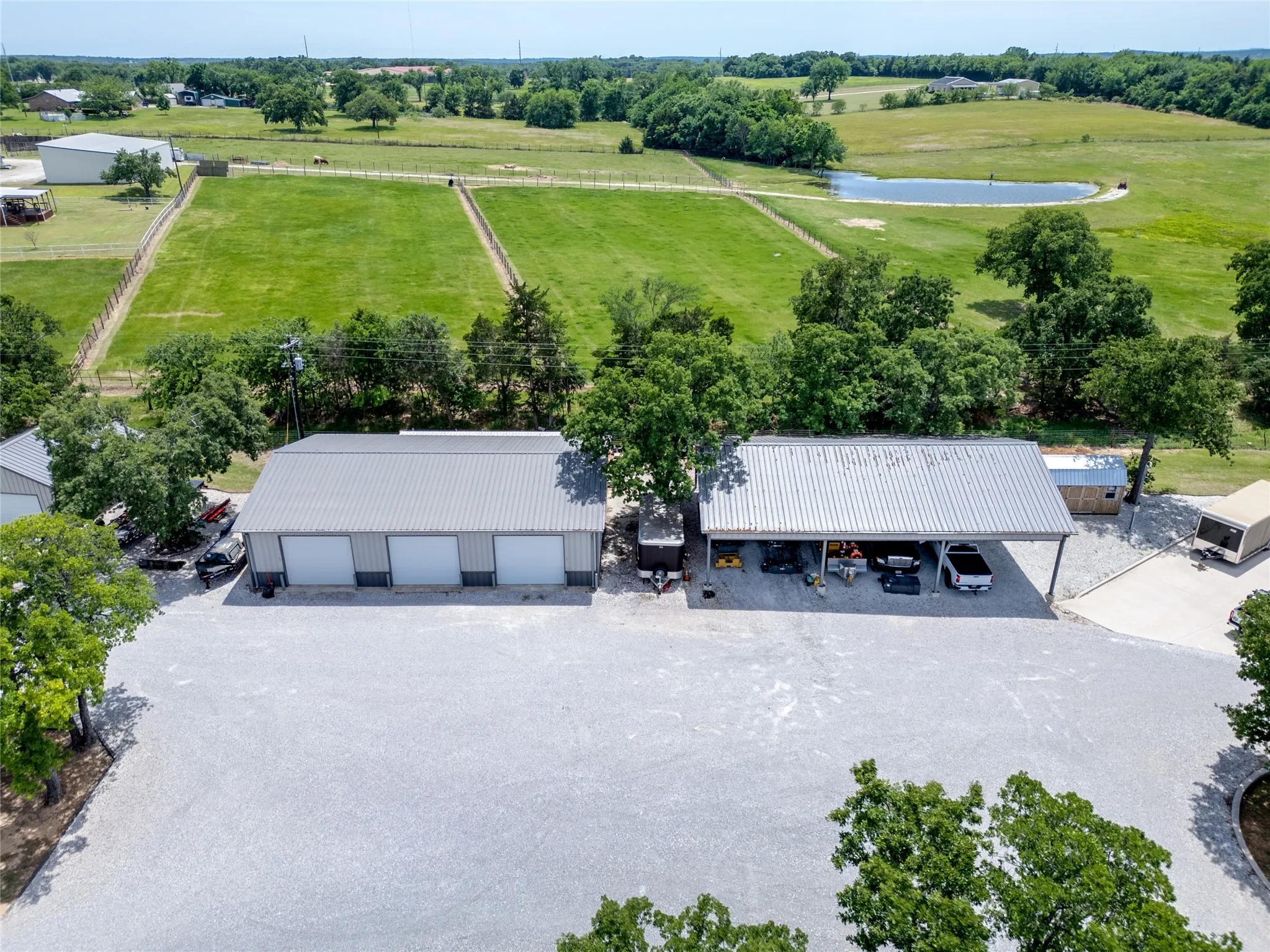 Single Family Residence For Sale in Cooke County , 11776 E US Highway 82, Whitesboro, Texas 76273, 3 Bedroom, 3 Bathroom, 2 Garage spaces, 2,476 Sqft, built in 2021, Preowned, mls#21157110, Real Estate Agent in Whitesboro, Homes For Sale in Cooke county, Homes For Sale in Whitesboro, Realtor in Whitesboro Texas, Real Estate Brokerage Independent Realty Texas, Luminita Cordes Realtor