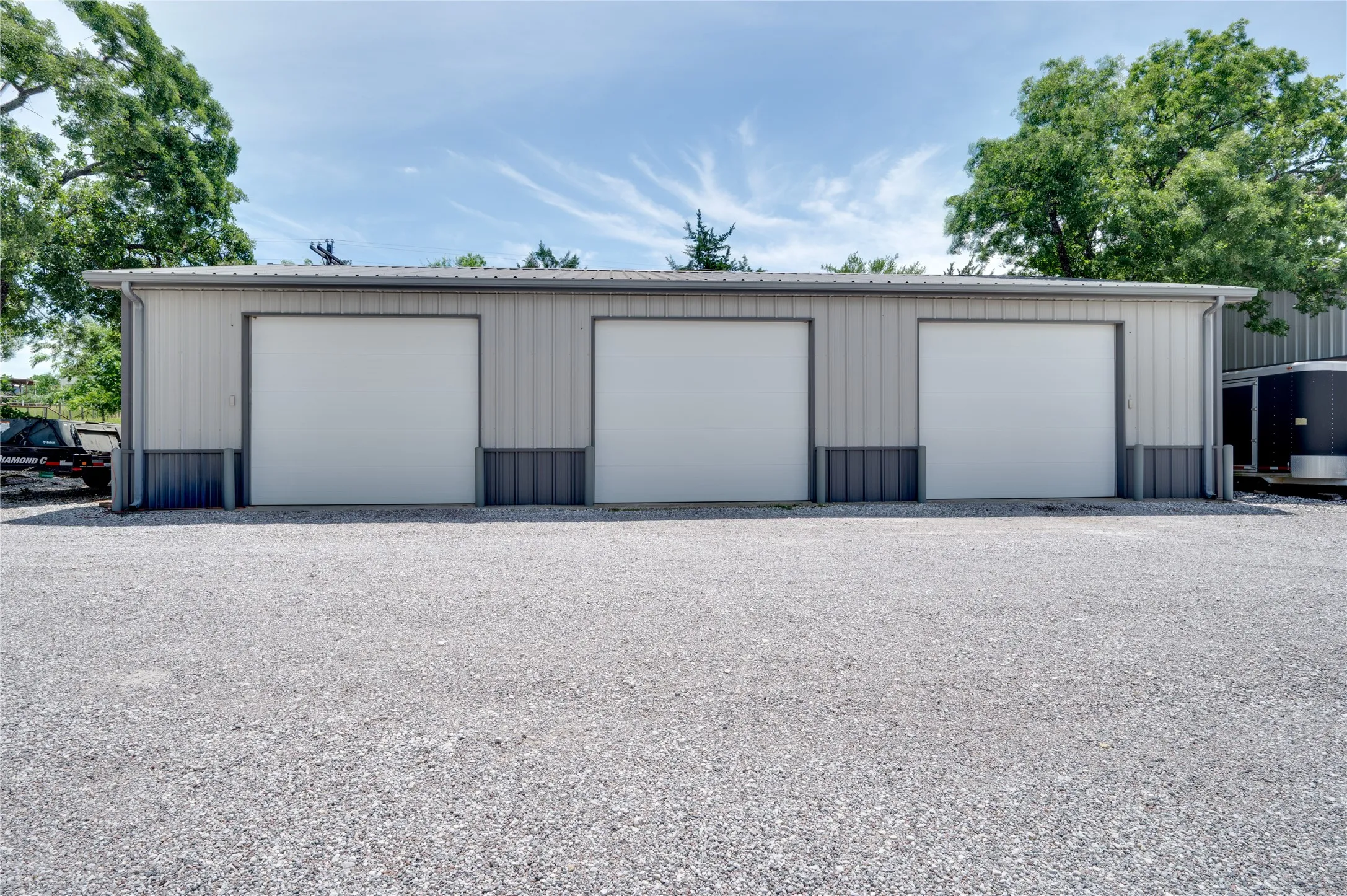 Single Family Residence For Sale in Cooke County , 11776 E US Highway 82, Whitesboro, Texas 76273, 3 Bedroom, 3 Bathroom, 2 Garage spaces, 2,476 Sqft, built in 2021, Preowned, mls#21157110, Real Estate Agent in Whitesboro, Homes For Sale in Cooke county, Homes For Sale in Whitesboro, Realtor in Whitesboro Texas, Real Estate Brokerage Independent Realty Texas, Luminita Cordes Realtor