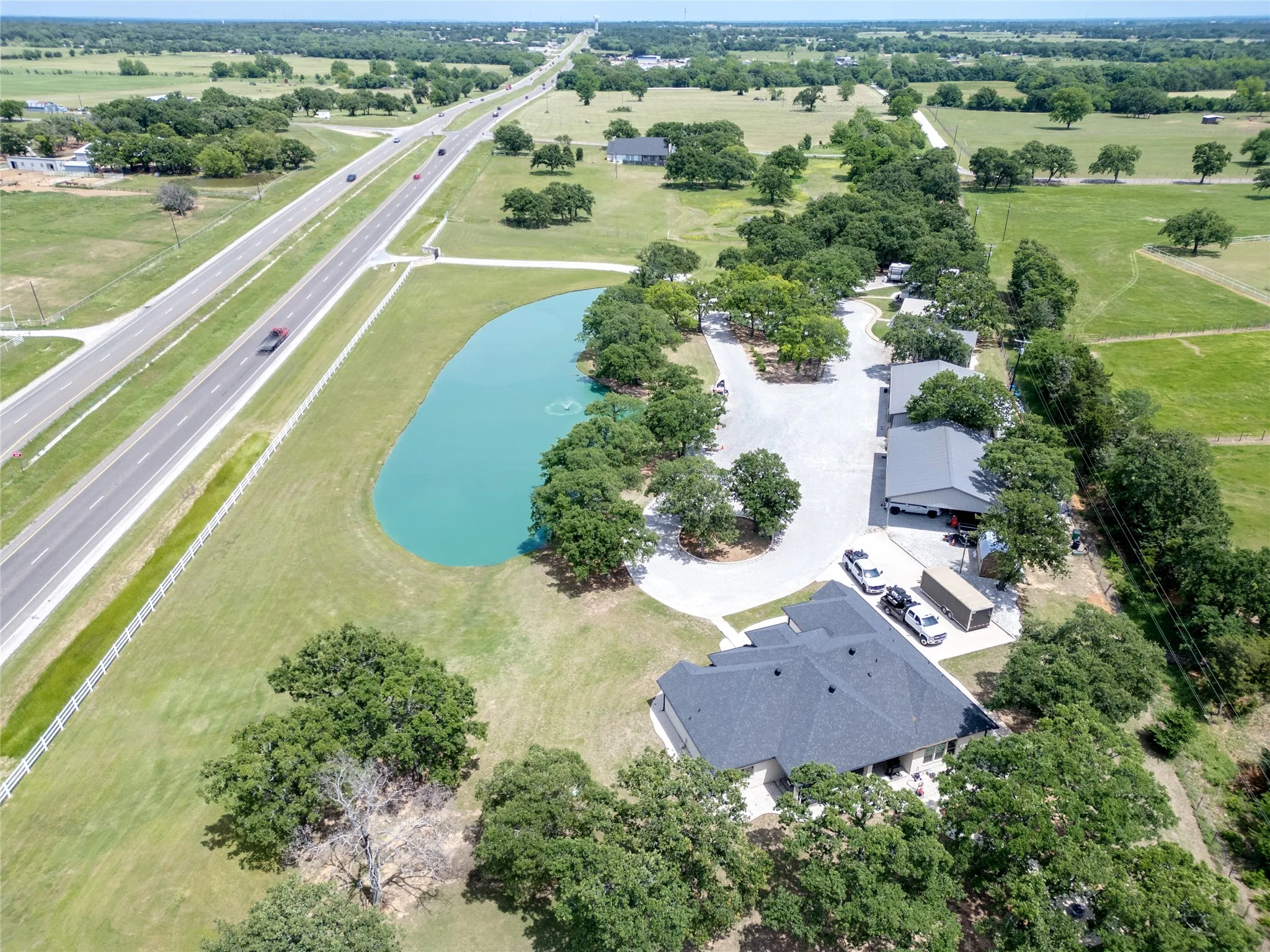 Single Family Residence For Sale in Cooke County , 11776 E US Highway 82, Whitesboro, Texas 76273, 3 Bedroom, 3 Bathroom, 2 Garage spaces, 2,476 Sqft, built in 2021, Preowned, mls#21157110, Real Estate Agent in Whitesboro, Homes For Sale in Cooke county, Homes For Sale in Whitesboro, Realtor in Whitesboro Texas, Real Estate Brokerage Independent Realty Texas, Luminita Cordes Realtor