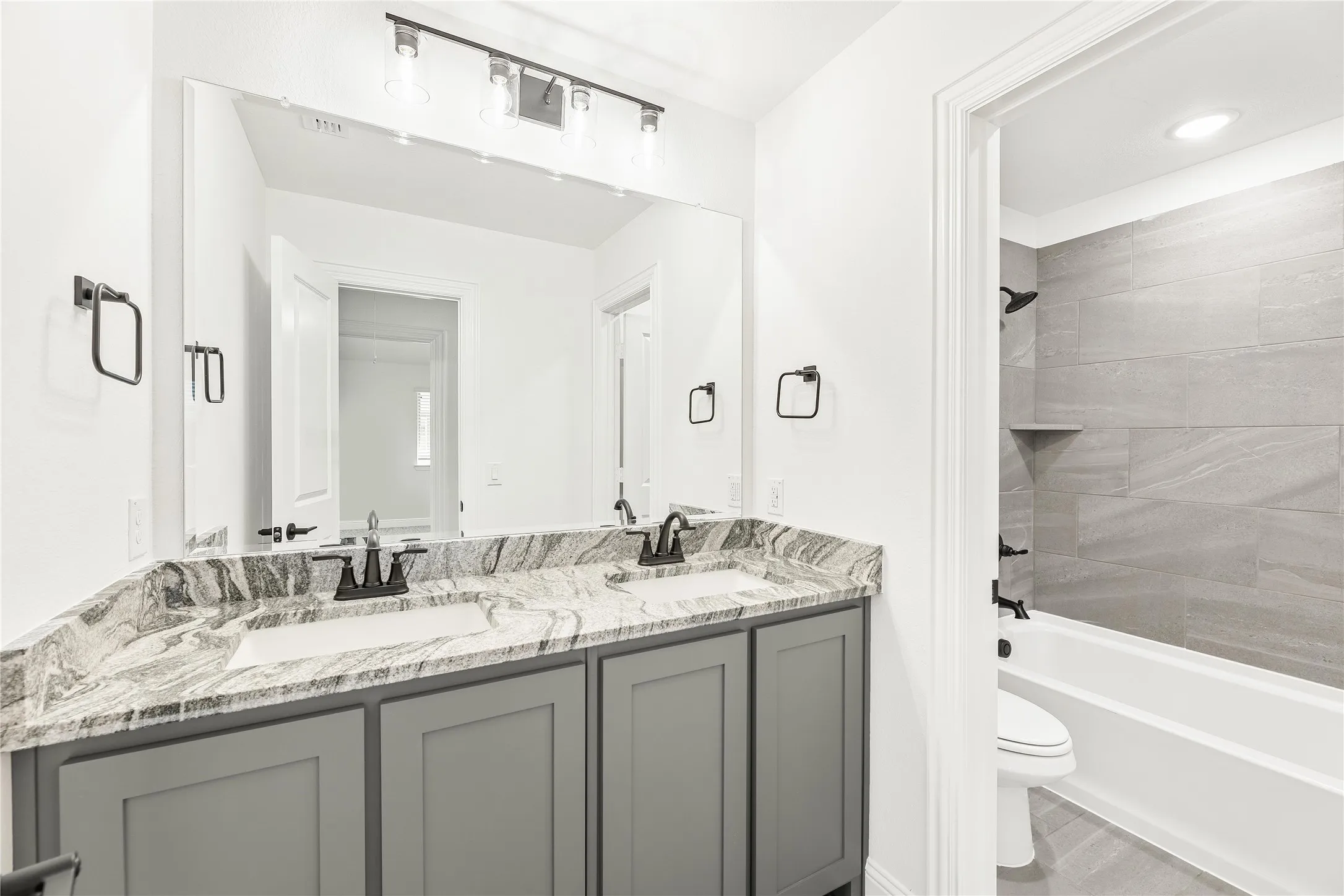 Single Family Residence For Sale in Ellis County , 415 Birkdale Lane, Red Oak, Texas 75154, 5 Bedroom, 4 Bathroom, 2 Garage spaces, 3,261 Sqft, built in 2026, New Construction - Complete, mls#21161809, Real Estate Agent in Red Oak, Homes For Sale in Ellis county, Homes For Sale in Red Oak, Realtor in Red Oak Texas, Real Estate Brokerage Independent Realty Texas, Luminita Cordes Realtor