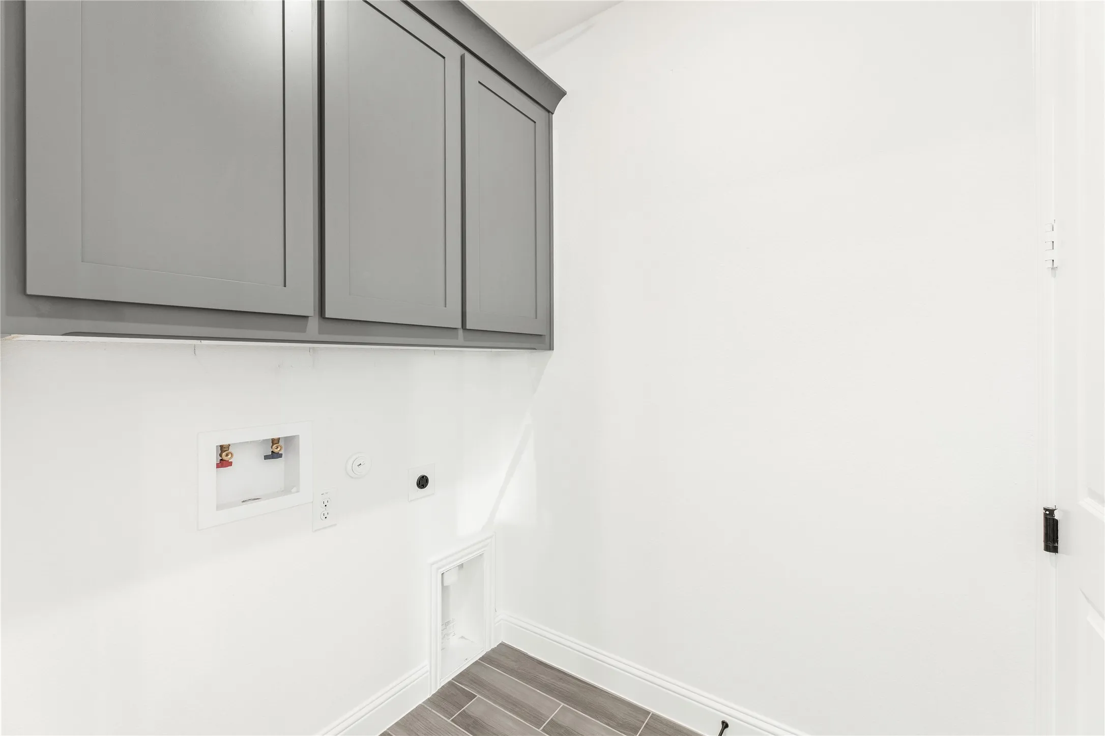 Single Family Residence For Sale in Ellis County , 415 Birkdale Lane, Red Oak, Texas 75154, 5 Bedroom, 4 Bathroom, 2 Garage spaces, 3,261 Sqft, built in 2026, New Construction - Complete, mls#21161809, Real Estate Agent in Red Oak, Homes For Sale in Ellis county, Homes For Sale in Red Oak, Realtor in Red Oak Texas, Real Estate Brokerage Independent Realty Texas, Luminita Cordes Realtor