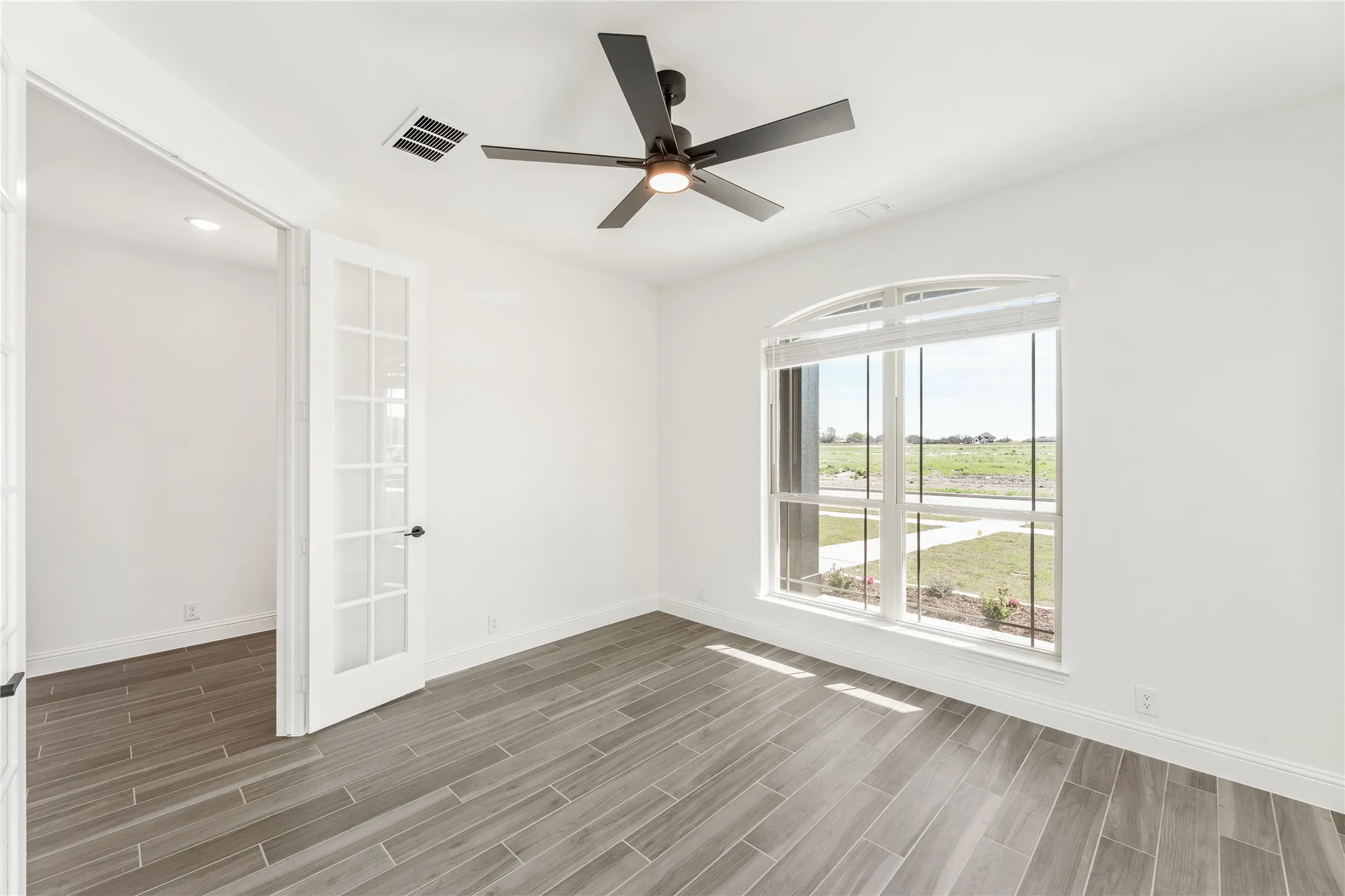 Single Family Residence For Sale in Ellis County , 415 Birkdale Lane, Red Oak, Texas 75154, 5 Bedroom, 4 Bathroom, 2 Garage spaces, 3,261 Sqft, built in 2026, New Construction - Complete, mls#21161809, Real Estate Agent in Red Oak, Homes For Sale in Ellis county, Homes For Sale in Red Oak, Realtor in Red Oak Texas, Real Estate Brokerage Independent Realty Texas, Luminita Cordes Realtor