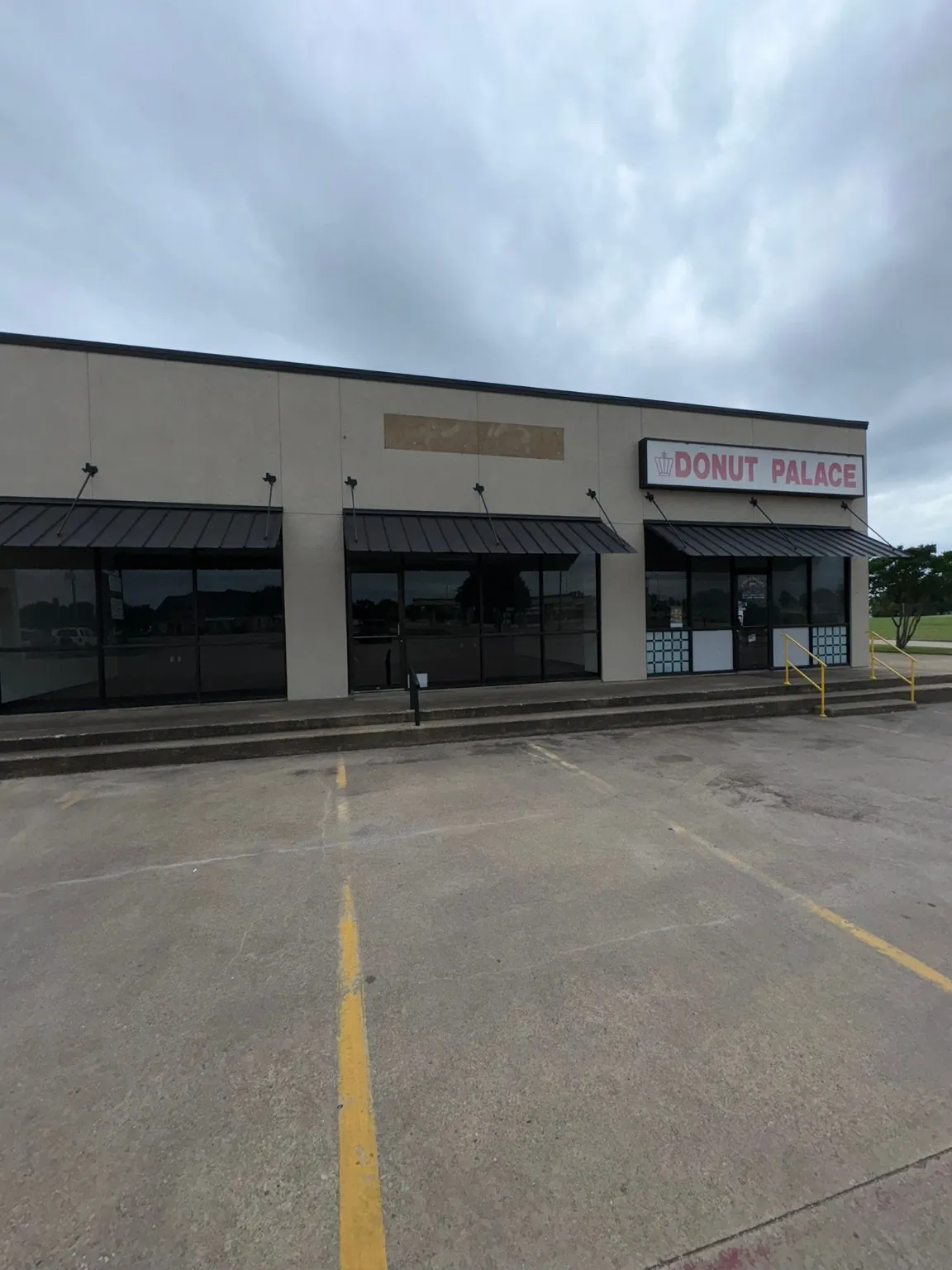 Office For Rent in Ellis County , 2203 W Ennis Avenue 400, Ennis, Texas 75119, 0, 0, Garage spaces, 0 Sqft, built in 1998, Preowned, mls#21162298, Real Estate Agent in Ennis, Homes For Rent in Ellis county, Homes For Rent in Ennis, Realtor in Ennis Texas, Real Estate Brokerage Independent Realty Texas, Luminita Cordes Realtor