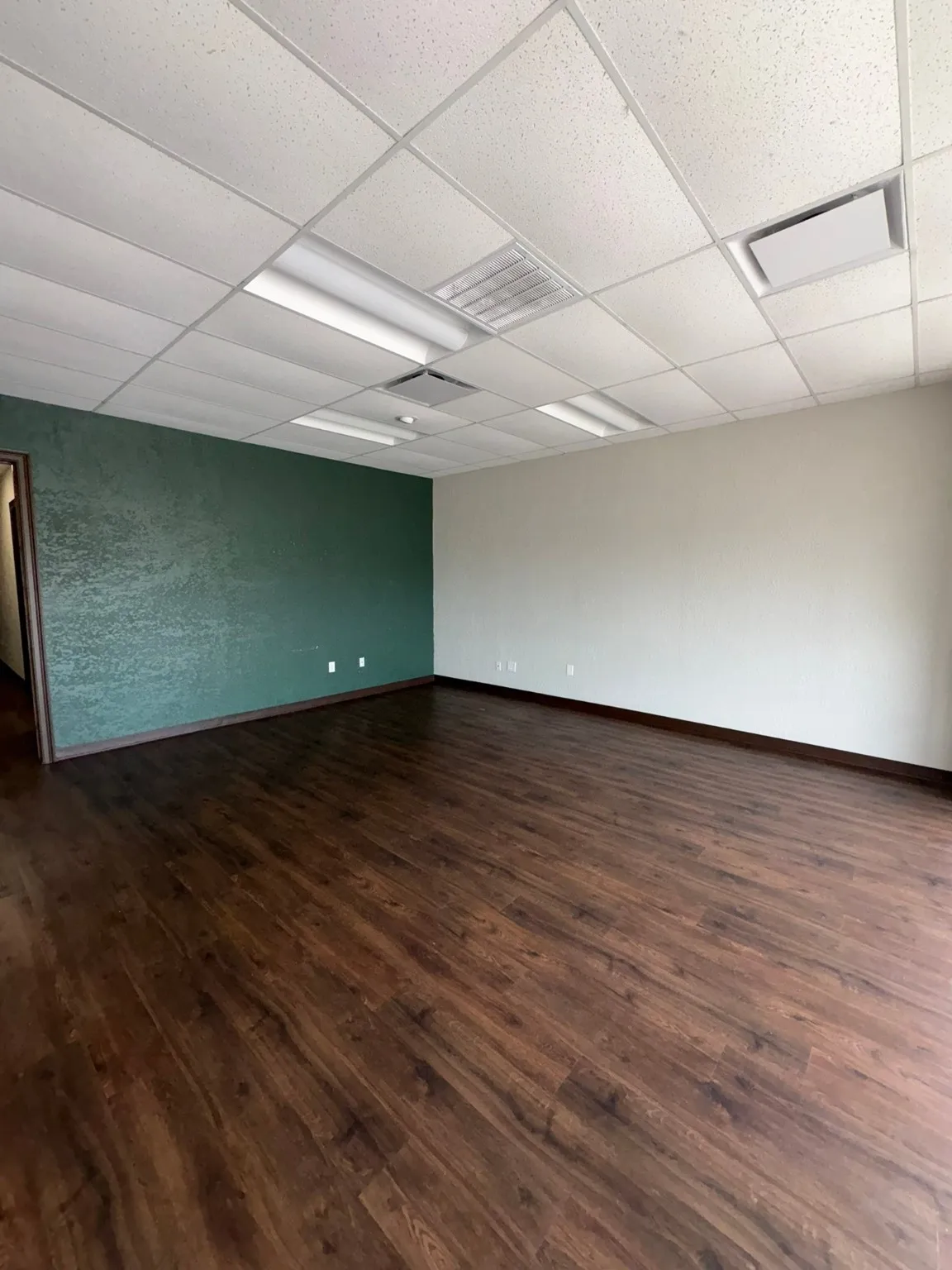 Office For Rent in Ellis County , 2203 W Ennis Avenue 400, Ennis, Texas 75119, 0, 0, Garage spaces, 0 Sqft, built in 1998, Preowned, mls#21162298, Real Estate Agent in Ennis, Homes For Rent in Ellis county, Homes For Rent in Ennis, Realtor in Ennis Texas, Real Estate Brokerage Independent Realty Texas, Luminita Cordes Realtor