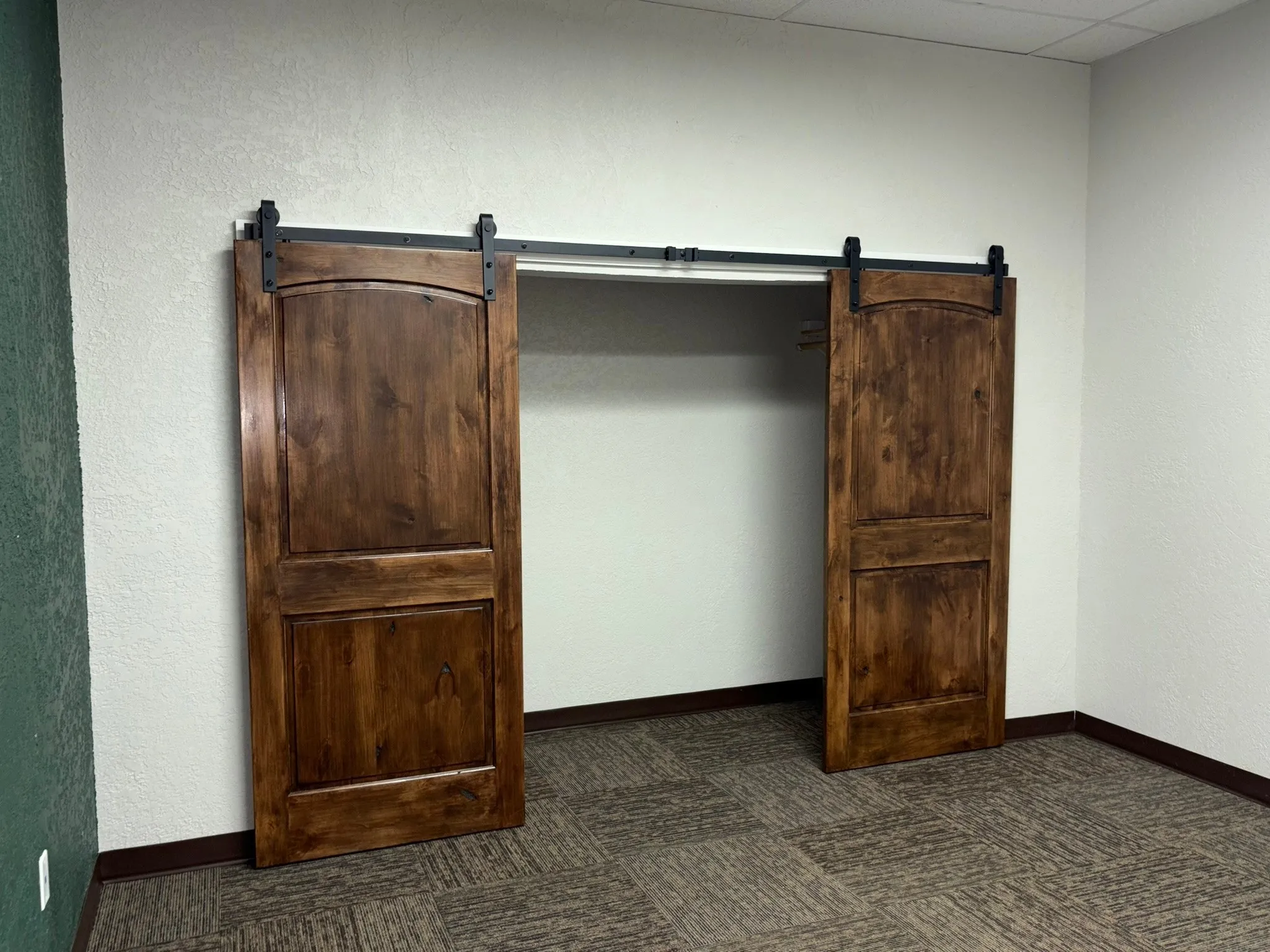 Office For Rent in Ellis County , 2203 W Ennis Avenue 400, Ennis, Texas 75119, 0, 0, Garage spaces, 0 Sqft, built in 1998, Preowned, mls#21162298, Real Estate Agent in Ennis, Homes For Rent in Ellis county, Homes For Rent in Ennis, Realtor in Ennis Texas, Real Estate Brokerage Independent Realty Texas, Luminita Cordes Realtor