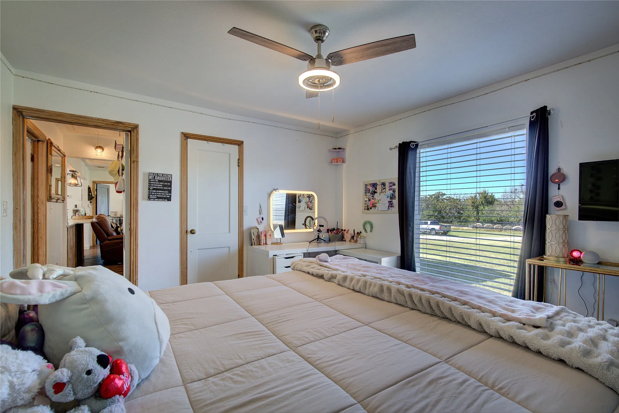 Single Family Residence For Sale in Hopkins County , 3974 Texas Highway 11 C E, Sulphur Springs, Texas 75482, 3 Bedroom, 2 Bathroom, 2 Garage spaces, 1,417 Sqft, built in 1949, Preowned, mls#21149989, Real Estate Agent in Sulphur Springs, Homes For Sale in Hopkins county, Homes For Sale in Sulphur Springs, Realtor in Sulphur Springs Texas, Real Estate Brokerage Independent Realty Texas, Luminita Cordes Realtor