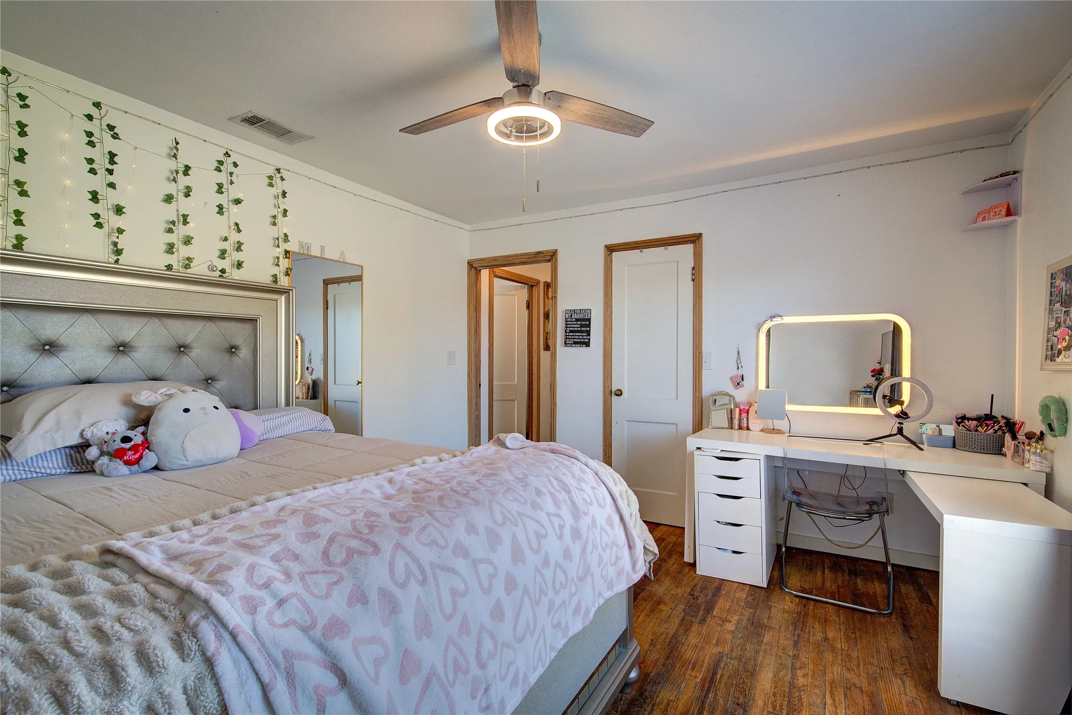 Single Family Residence For Sale in Hopkins County , 3974 Texas Highway 11 C E, Sulphur Springs, Texas 75482, 3 Bedroom, 2 Bathroom, 2 Garage spaces, 1,417 Sqft, built in 1949, Preowned, mls#21149989, Real Estate Agent in Sulphur Springs, Homes For Sale in Hopkins county, Homes For Sale in Sulphur Springs, Realtor in Sulphur Springs Texas, Real Estate Brokerage Independent Realty Texas, Luminita Cordes Realtor