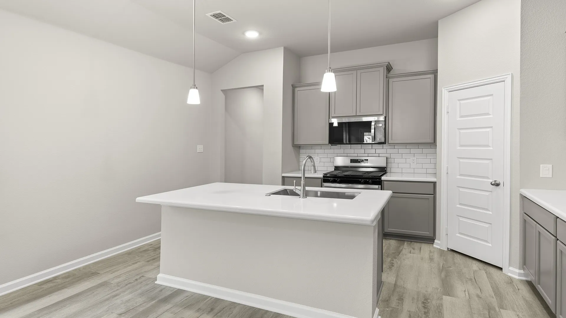 05. 1734 Coachman - Kitchen (2)