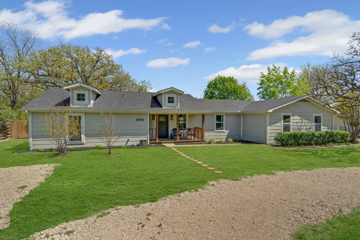 Single Family Residence For Sale in Denton County , 4918 Farris Road, Denton, Texas 76208, 5 Bedroom, 4 Bathroom, Garage spaces, 2,650 Sqft, built in 1960, Price $539,000, mls#21162361, Real Estate Agent in Denton, Homes For Sale in Denton county, Homes For Sale in Denton, Realtor in Denton Texas, Real Estate Brokerage Independent Realty Texas, Luminita Cordes Realtor