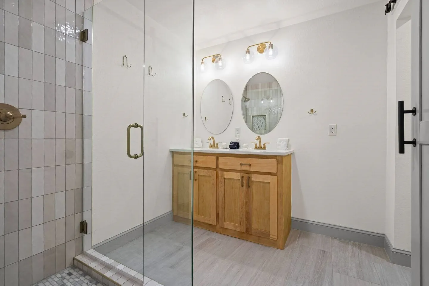 Single Family Residence For Sale in Denton County , 4918 Farris Road, Denton, Texas 76208, 5 Bedroom, 4 Bathroom, Garage spaces, 2,650 Sqft, built in 1960, Price $539,000, mls#21162361, Real Estate Agent in Denton, Homes For Sale in Denton county, Homes For Sale in Denton, Realtor in Denton Texas, Real Estate Brokerage Independent Realty Texas, Luminita Cordes Realtor