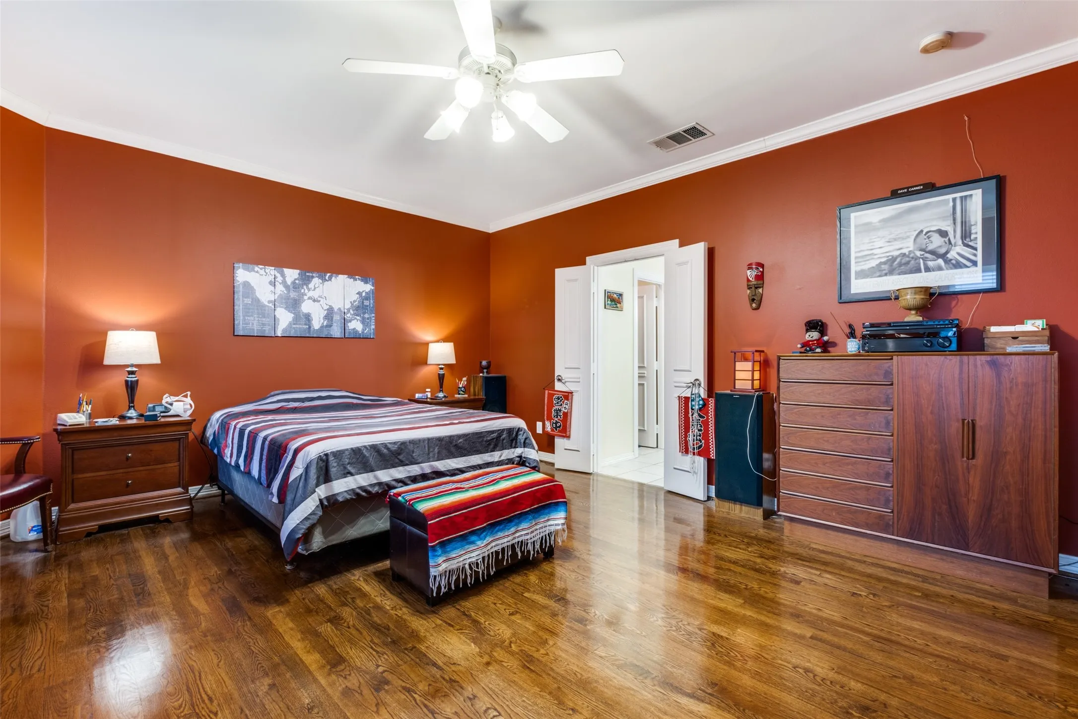 Townhouse For Sale in Dallas County , 4007 Bowser Avenue D, Dallas, Texas 75219, 2 Bedroom, 3 Bathroom, 2 Garage spaces, 1,810 Sqft, built in 2001, Preowned, mls#21158249, Real Estate Agent in Dallas, Homes For Sale in Dallas county, Homes For Sale in Dallas, Realtor in Dallas Texas, Real Estate Brokerage Independent Realty Texas, Luminita Cordes Realtor