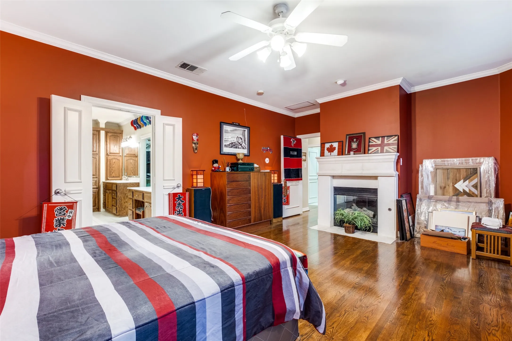 Townhouse For Sale in Dallas County , 4007 Bowser Avenue D, Dallas, Texas 75219, 2 Bedroom, 3 Bathroom, 2 Garage spaces, 1,810 Sqft, built in 2001, Preowned, mls#21158249, Real Estate Agent in Dallas, Homes For Sale in Dallas county, Homes For Sale in Dallas, Realtor in Dallas Texas, Real Estate Brokerage Independent Realty Texas, Luminita Cordes Realtor
