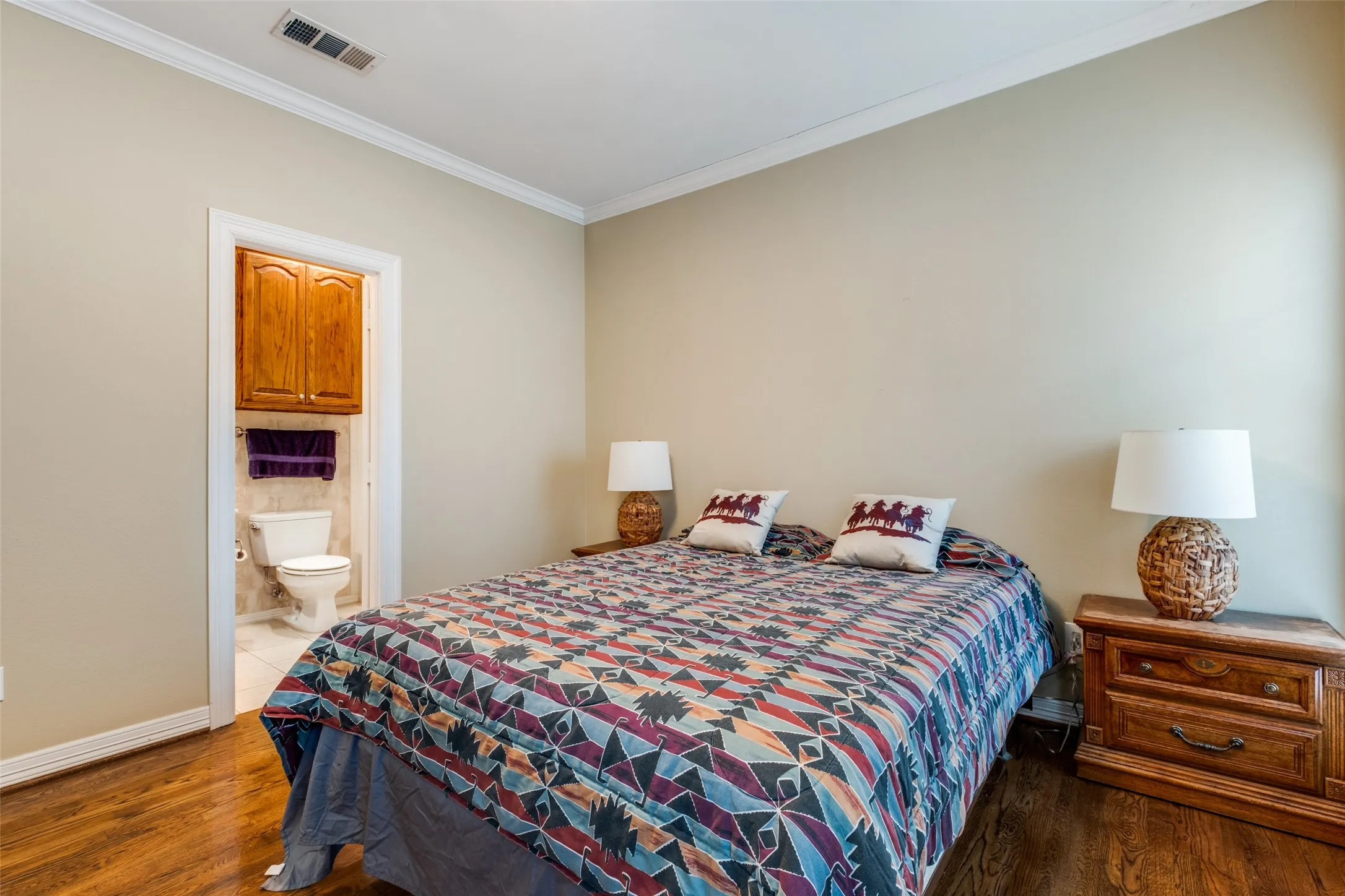 Townhouse For Sale in Dallas County , 4007 Bowser Avenue D, Dallas, Texas 75219, 2 Bedroom, 3 Bathroom, 2 Garage spaces, 1,810 Sqft, built in 2001, Preowned, mls#21158249, Real Estate Agent in Dallas, Homes For Sale in Dallas county, Homes For Sale in Dallas, Realtor in Dallas Texas, Real Estate Brokerage Independent Realty Texas, Luminita Cordes Realtor
