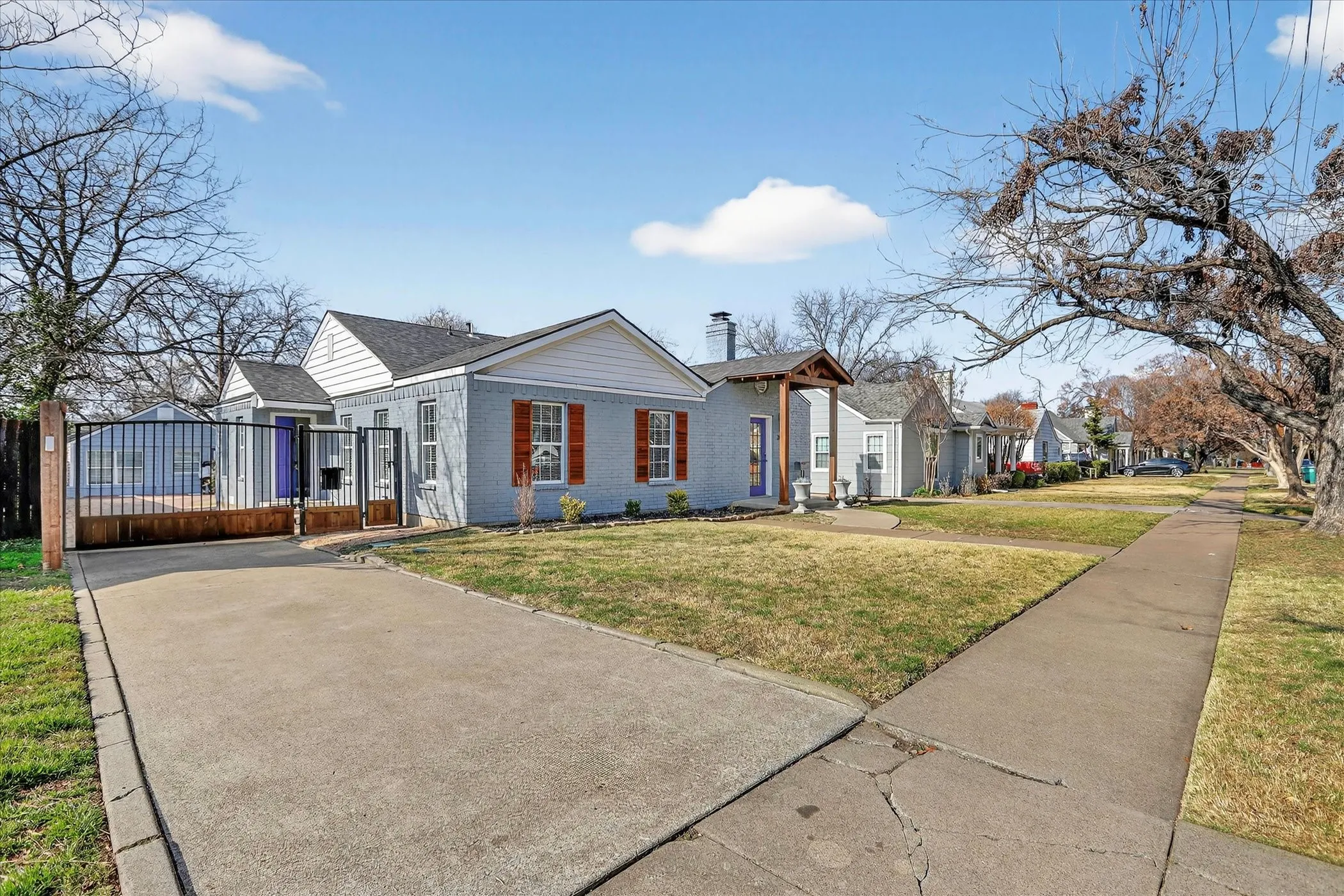 Single Family Residence For Sale in Tarrant County , 3620 Stadium Drive, Fort Worth, Texas 76109, 3 Bedrooms, 3 Bathrooms, Garage spaces, 1,382 Sqft, built in 1939, Price $599,900, mls#21161304, Real Estate Agent in Fort Worth, Homes For Sale in Tarrant county, Homes For Sale in Fort Worth, Realtor in Fort Worth Texas, Real Estate Brokerage Independent Realty Texas, Luminita Cordes Realtor