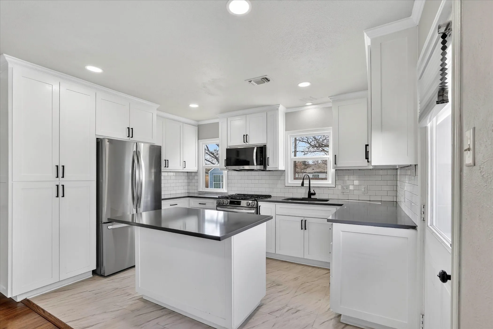 Beautifully updated kitchen!