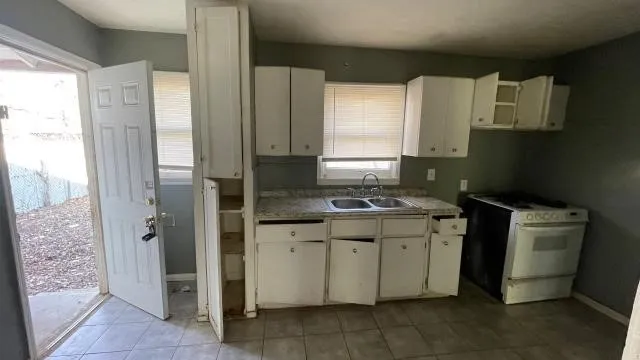 Single Family Residence For Sale in Tarrant County , 3313 Hatcher Street, Fort Worth, Texas 76119, 4 Bedroom, 2 Bathroom, Garage spaces, 1,120 Sqft, built in 1954, mls#21162420, Real Estate Agent in Fort Worth, Homes For Sale in Tarrant county, Homes For Sale in Fort Worth, Realtor in Fort Worth Texas, Real Estate Brokerage Independent Realty Texas, Luminita Cordes Realtor