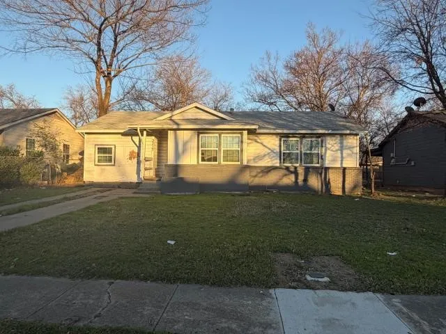 Single Family Residence For Sale in Tarrant County , 3313 Hatcher Street, Fort Worth, Texas 76119, 4 Bedroom, 2 Bathroom, Garage spaces, 1,120 Sqft, built in 1954, mls#21162420, Real Estate Agent in Fort Worth, Homes For Sale in Tarrant county, Homes For Sale in Fort Worth, Realtor in Fort Worth Texas, Real Estate Brokerage Independent Realty Texas, Luminita Cordes Realtor
