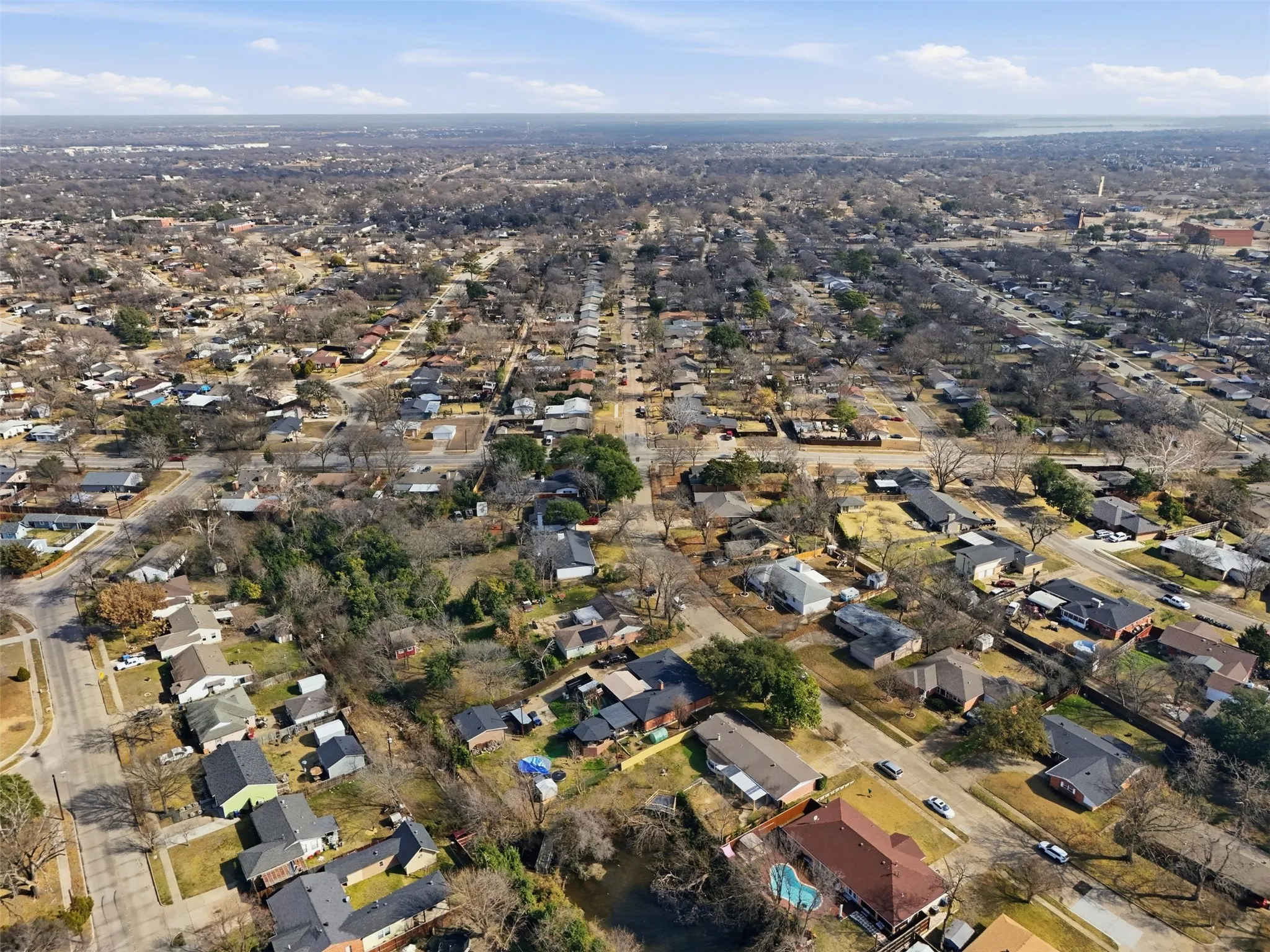 Single Family Residence For Sale in Dallas County , 525 W Ridgewood Drive, Garland, Texas 75041, 3 Bedrooms, 2 Bathrooms, 2 Garage spaces, 1,734 Sqft, built in 1958, Preowned, Price $299,999, mls#21158644, Real Estate Agent in Garland, Homes For Sale in Dallas county, Homes For Sale in Garland, Realtor in Garland Texas, Real Estate Brokerage Independent Realty Texas, Luminita Cordes Realtor