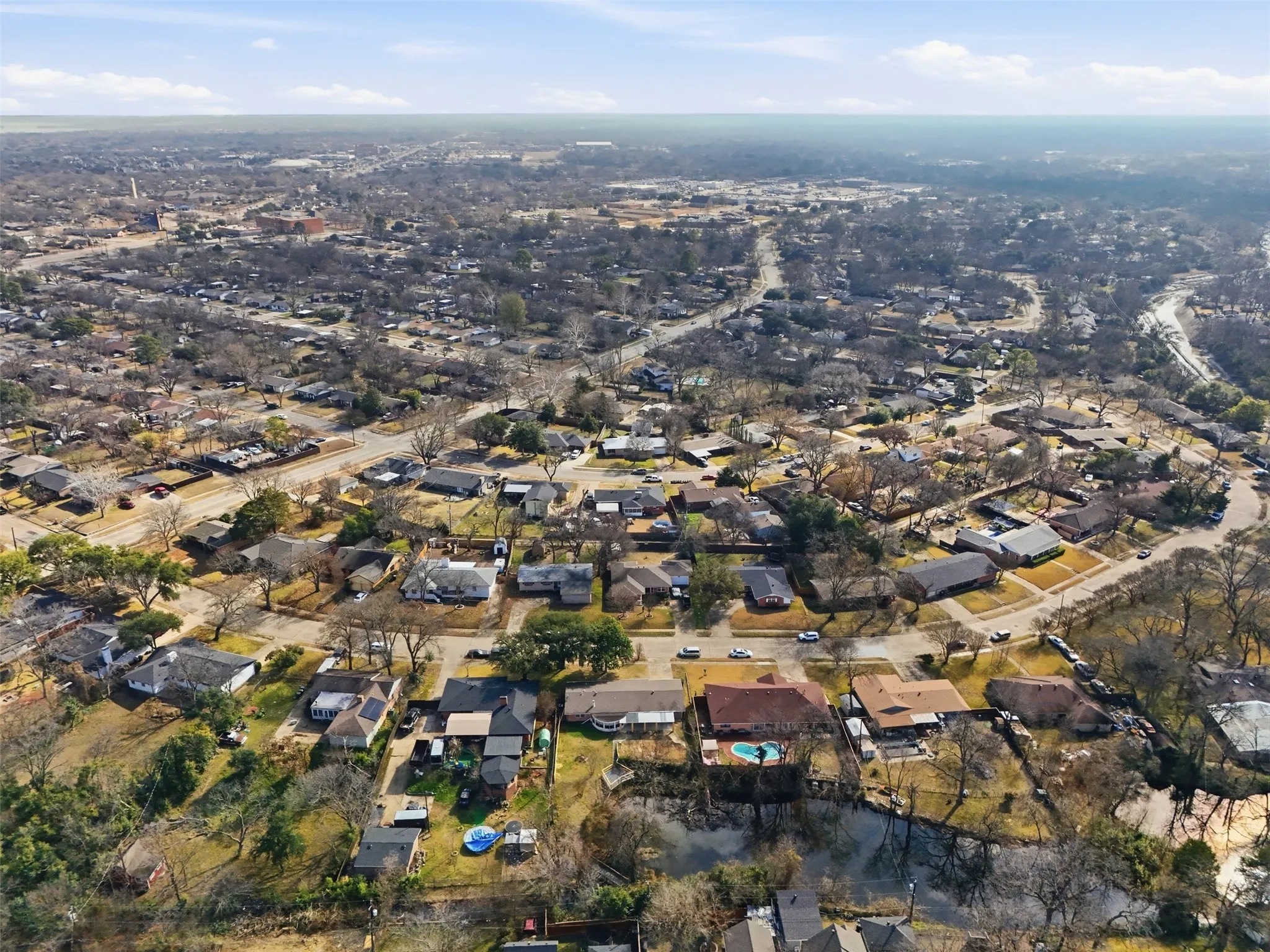 Single Family Residence For Sale in Dallas County , 525 W Ridgewood Drive, Garland, Texas 75041, 3 Bedrooms, 2 Bathrooms, 2 Garage spaces, 1,734 Sqft, built in 1958, Preowned, Price $299,999, mls#21158644, Real Estate Agent in Garland, Homes For Sale in Dallas county, Homes For Sale in Garland, Realtor in Garland Texas, Real Estate Brokerage Independent Realty Texas, Luminita Cordes Realtor