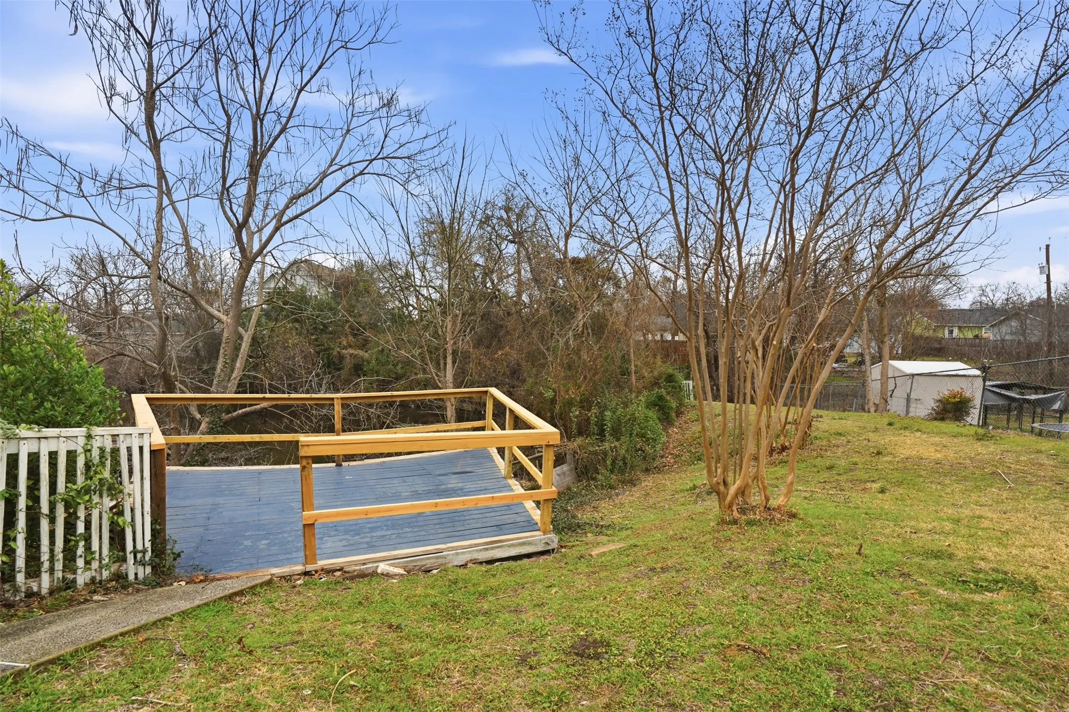 Single Family Residence For Sale in Dallas County , 525 W Ridgewood Drive, Garland, Texas 75041, 3 Bedrooms, 2 Bathrooms, 2 Garage spaces, 1,734 Sqft, built in 1958, Preowned, Price $299,999, mls#21158644, Real Estate Agent in Garland, Homes For Sale in Dallas county, Homes For Sale in Garland, Realtor in Garland Texas, Real Estate Brokerage Independent Realty Texas, Luminita Cordes Realtor