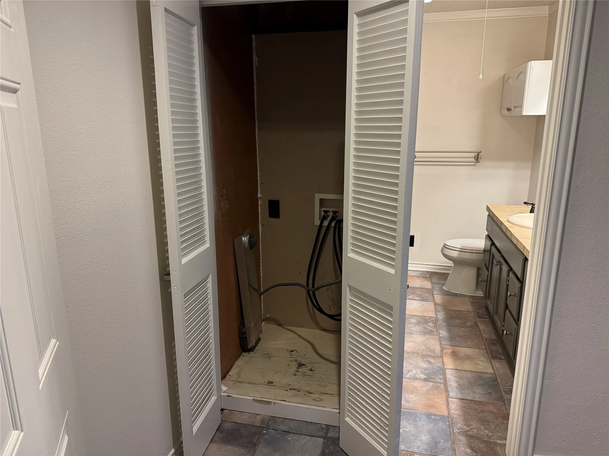 Washer/Dryer Connections