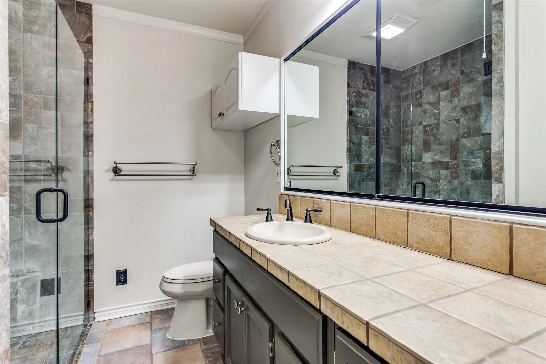 Townhouse For Sale in Tarrant County , 4500 Westridge Avenue 25, Fort Worth, Texas 76116, 2 Bedroom, 3 Bathroom, Garage spaces, 1,640 Sqft, built in 1960, Preowned, mls#21162449, Real Estate Agent in Fort Worth, Homes For Sale in Tarrant county, Homes For Sale in Fort Worth, Realtor in Fort Worth Texas, Real Estate Brokerage Independent Realty Texas, Luminita Cordes Realtor